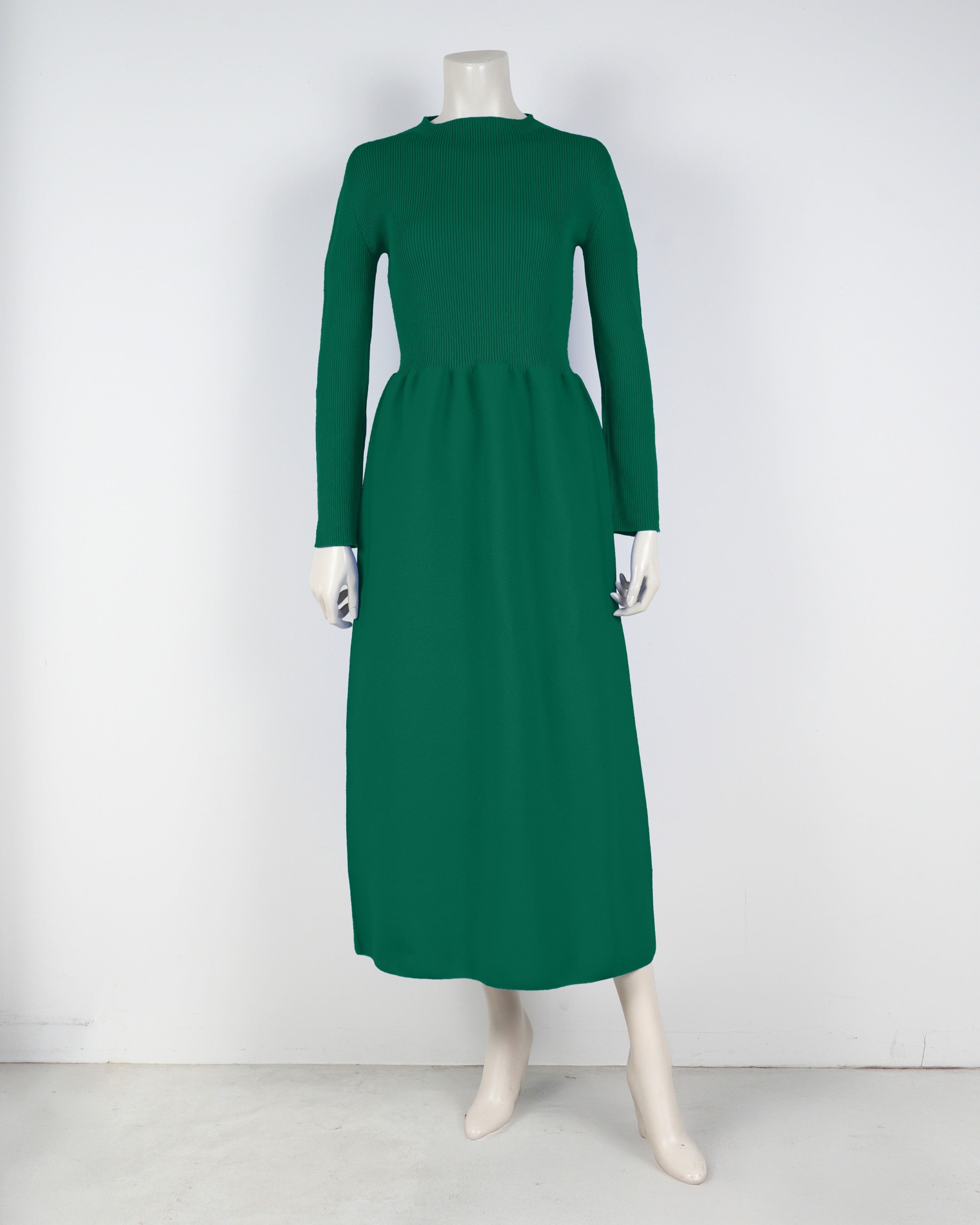 Long-sleeved dress