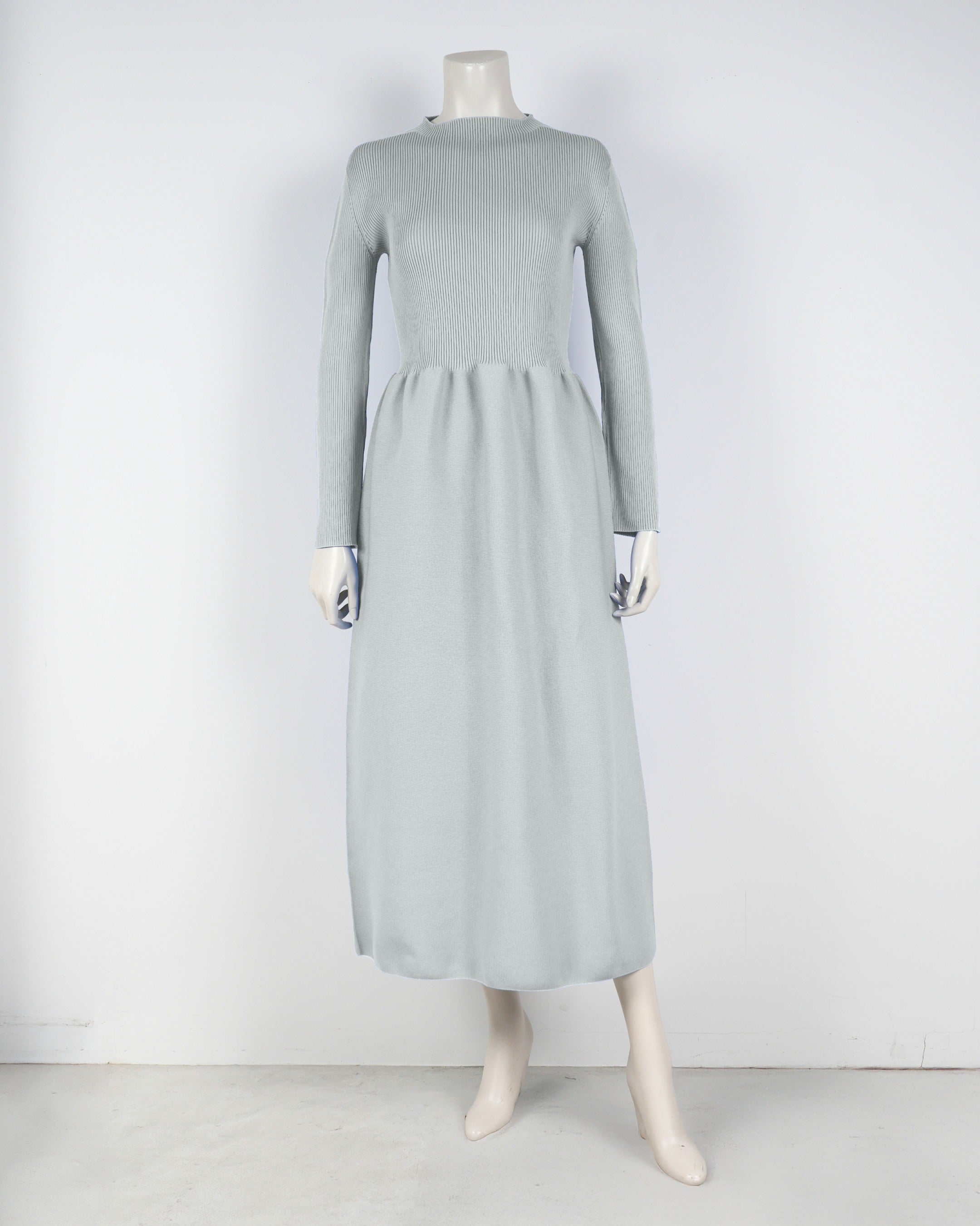 Long-sleeved dress