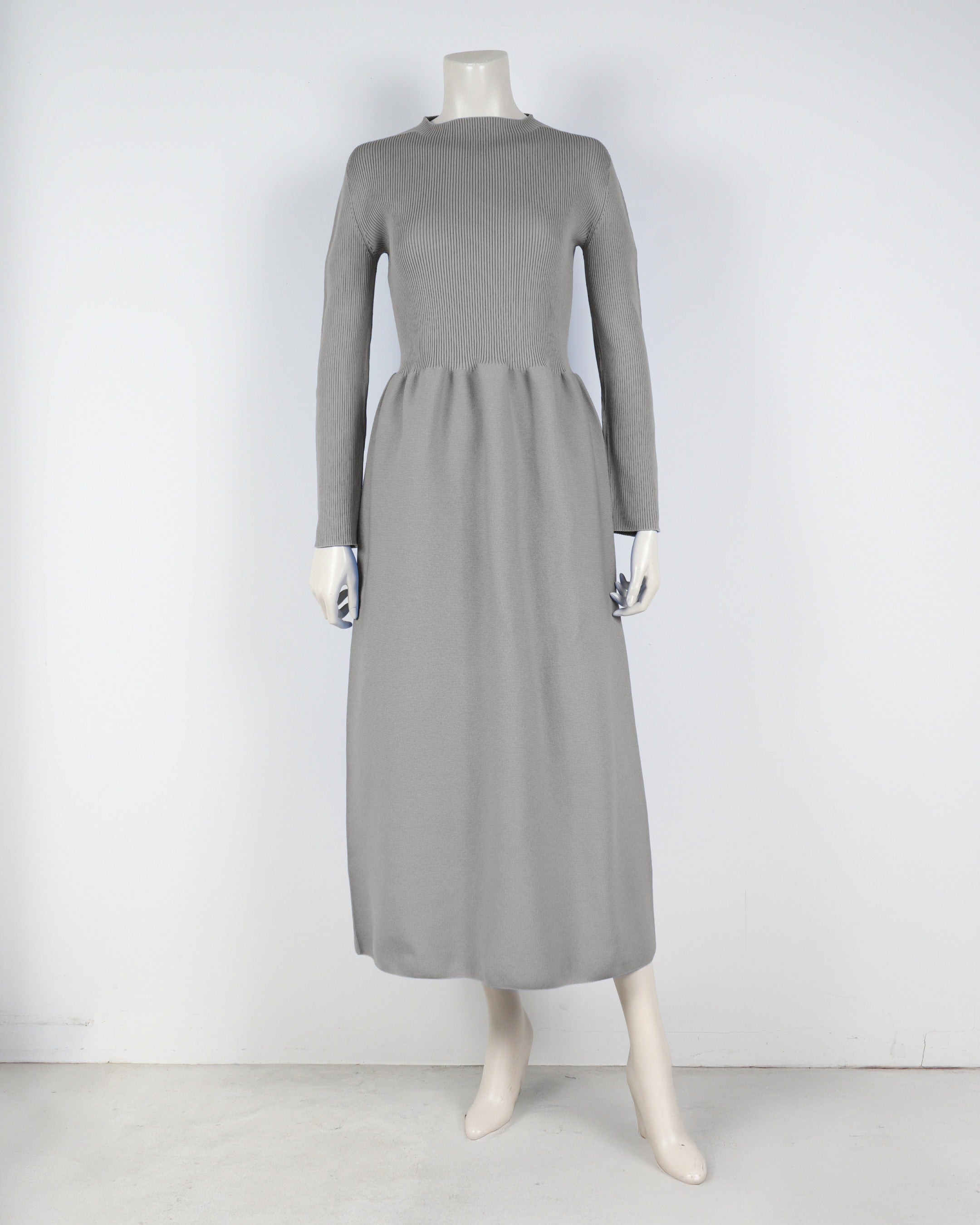 Long-sleeved dress
