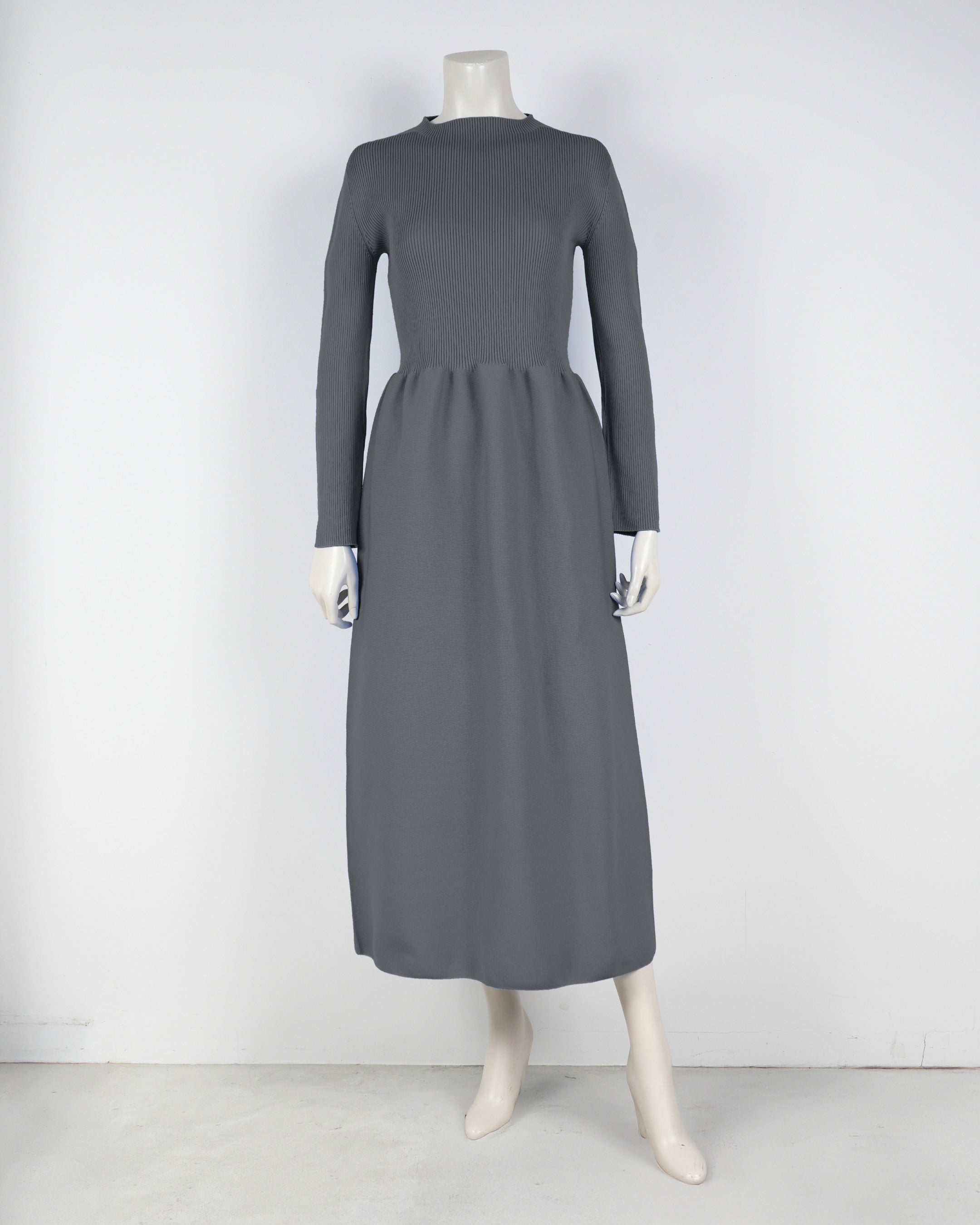 Long-sleeved dress