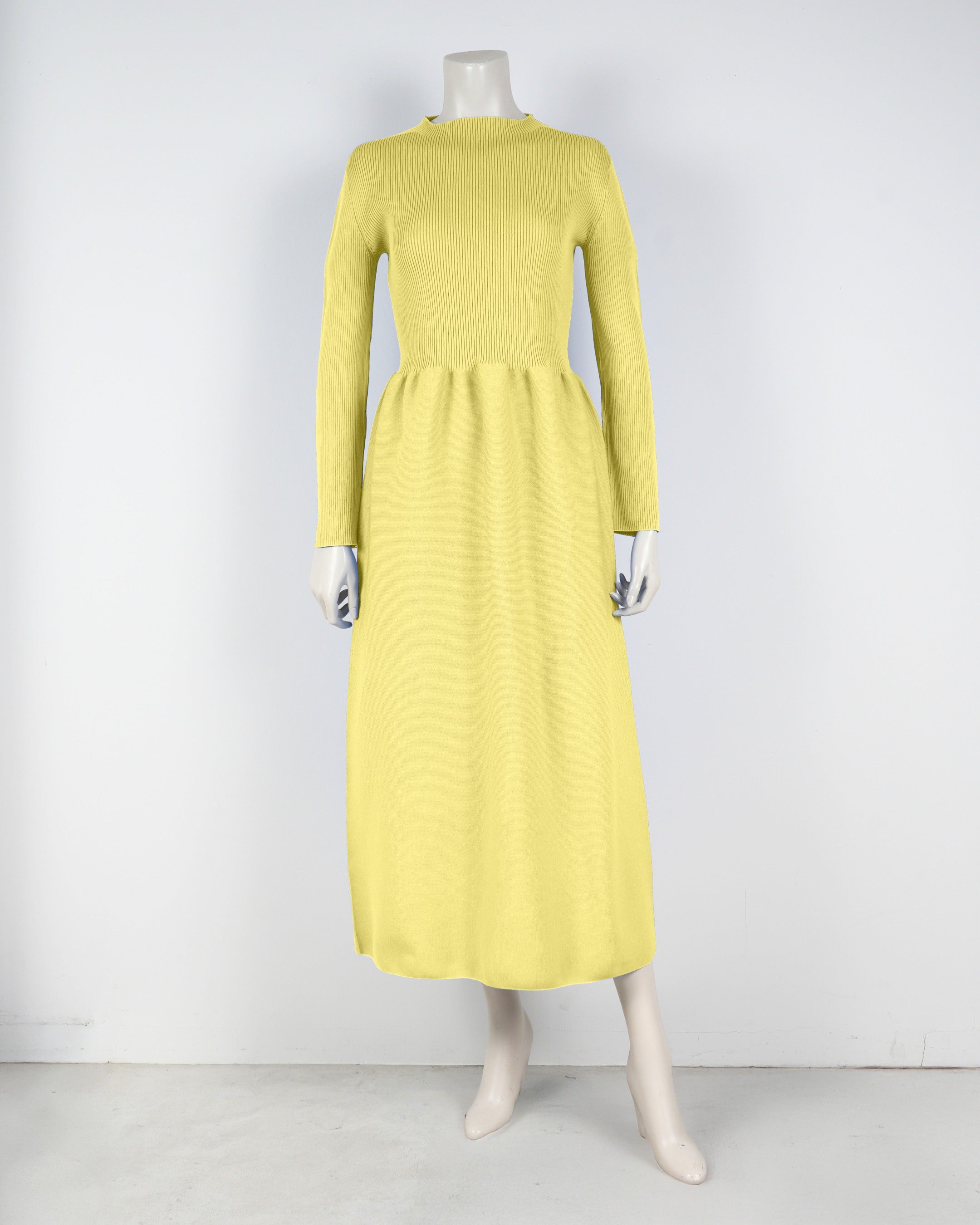 Long-sleeved dress