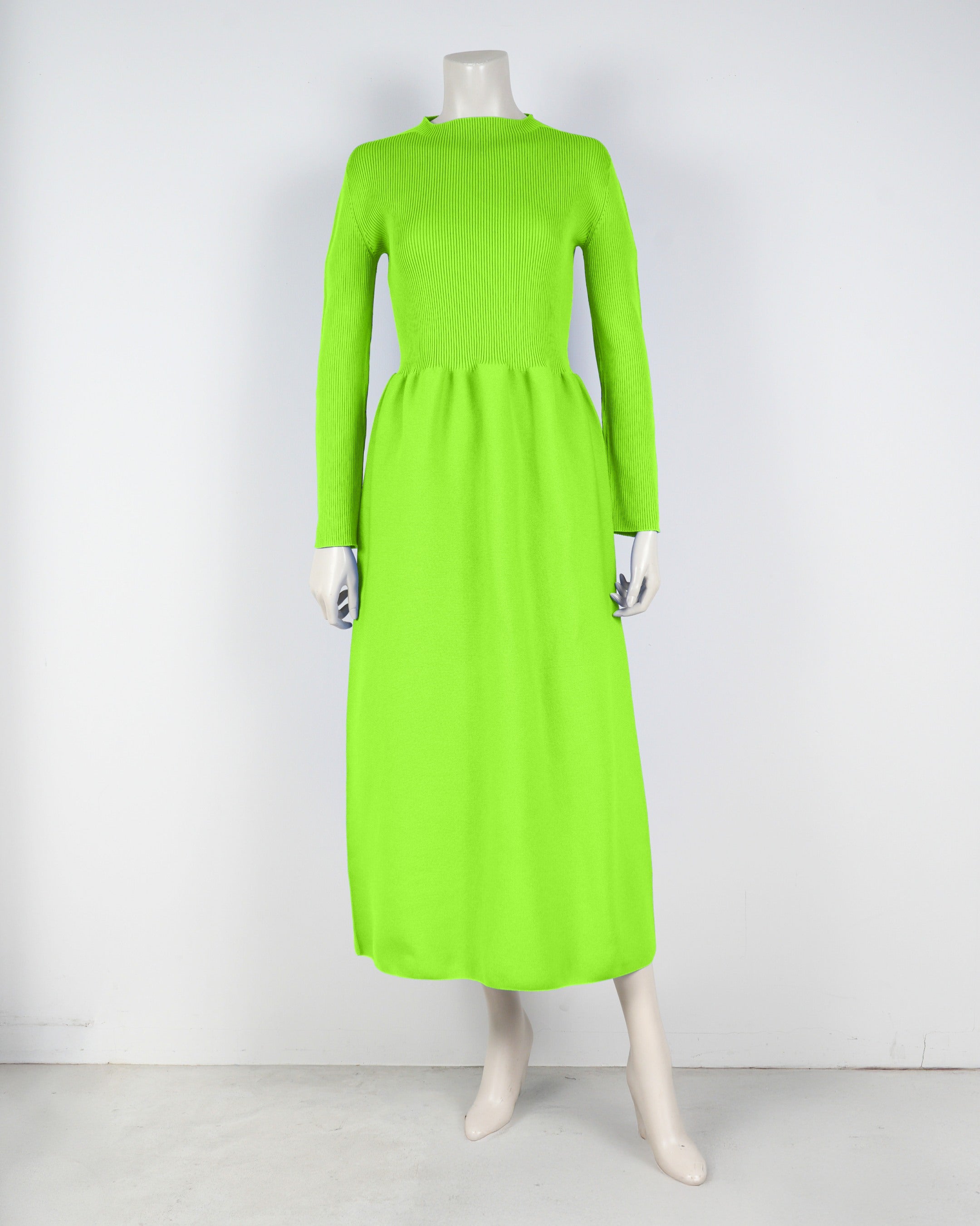 Long-sleeved dress