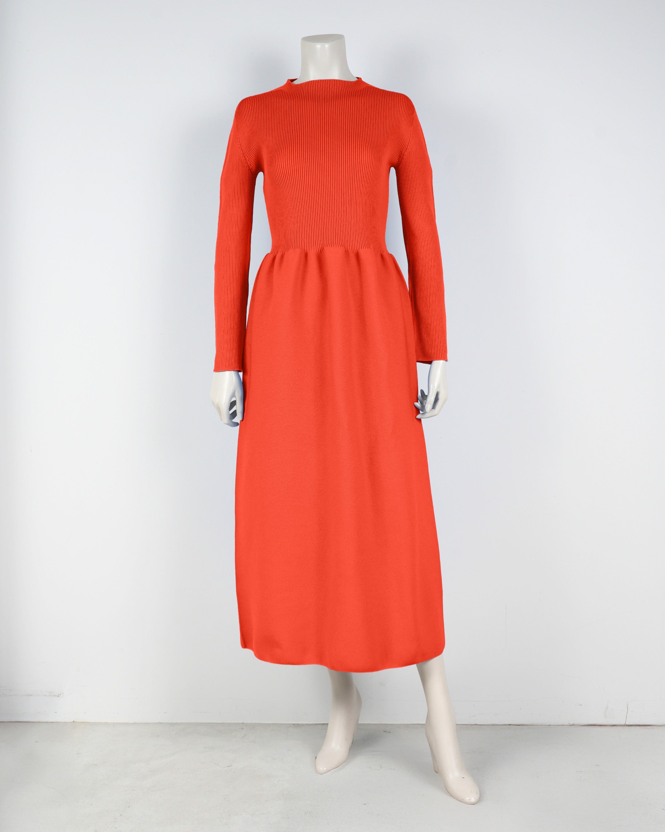Long-sleeved dress