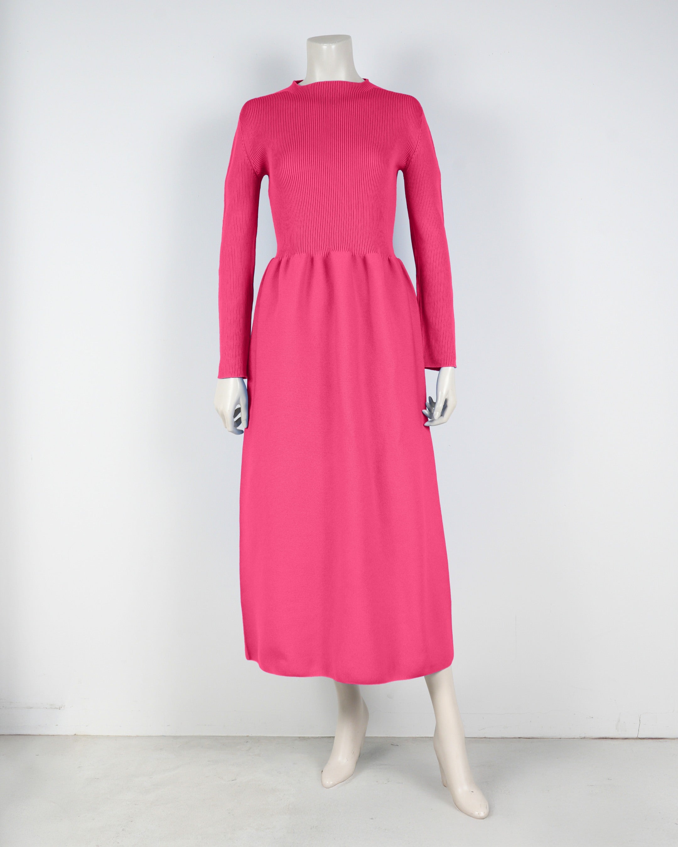 Long-sleeved dress