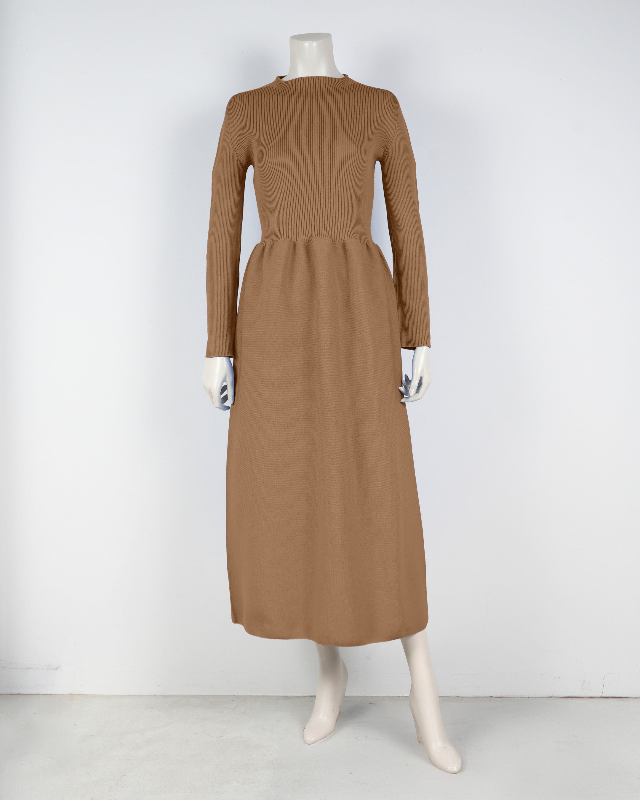 Long-sleeved dress