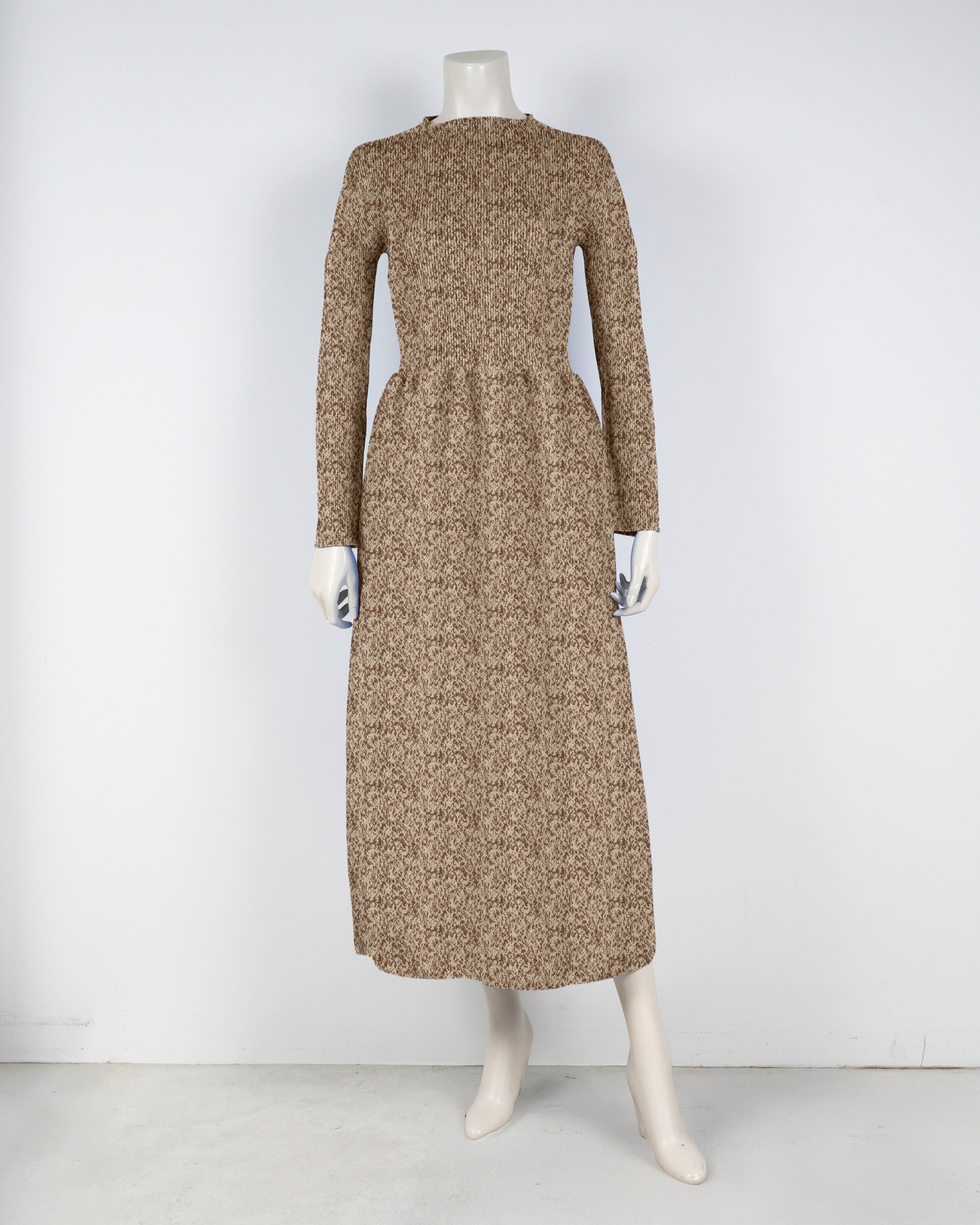 Long-sleeved dress