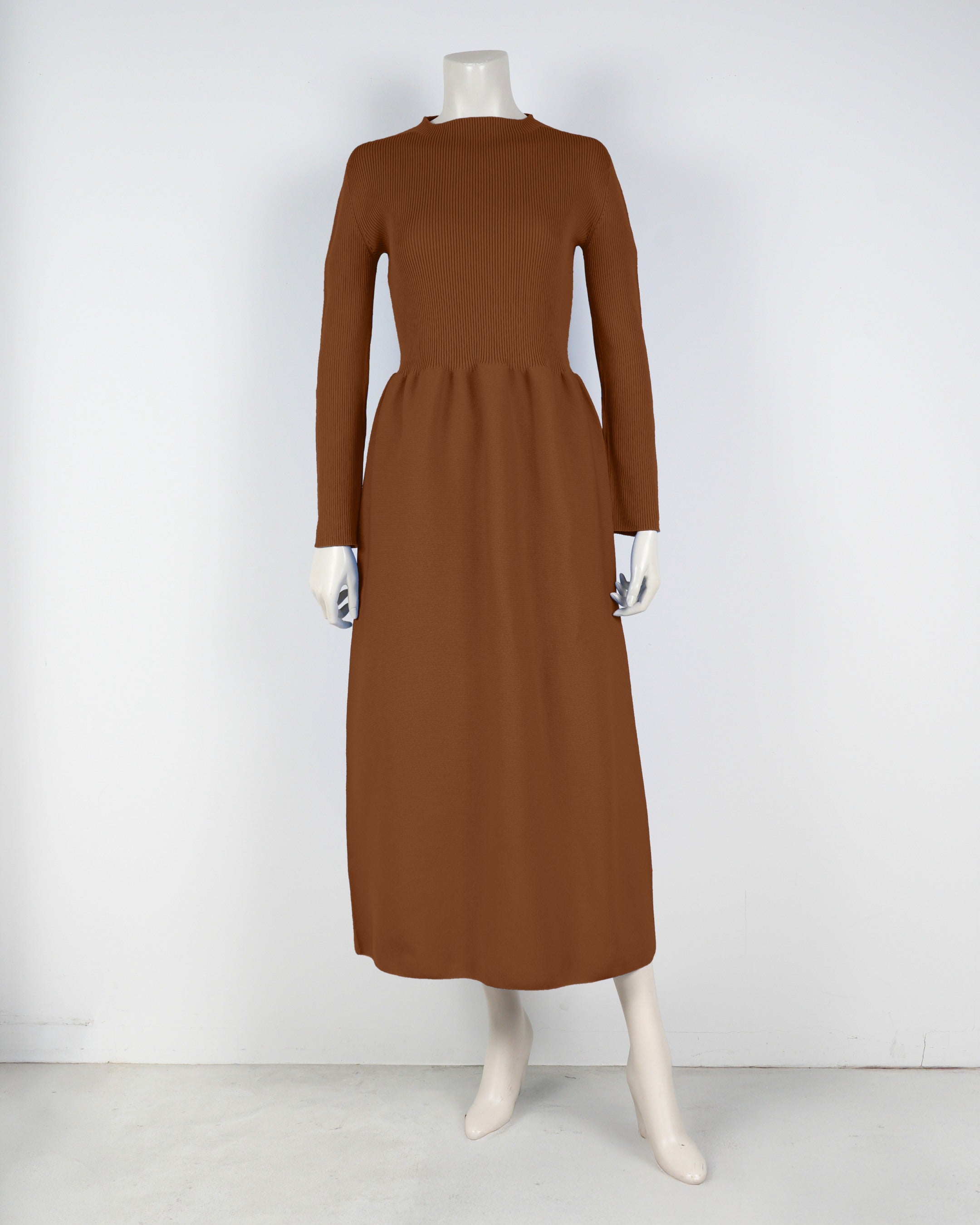 Long-sleeved dress