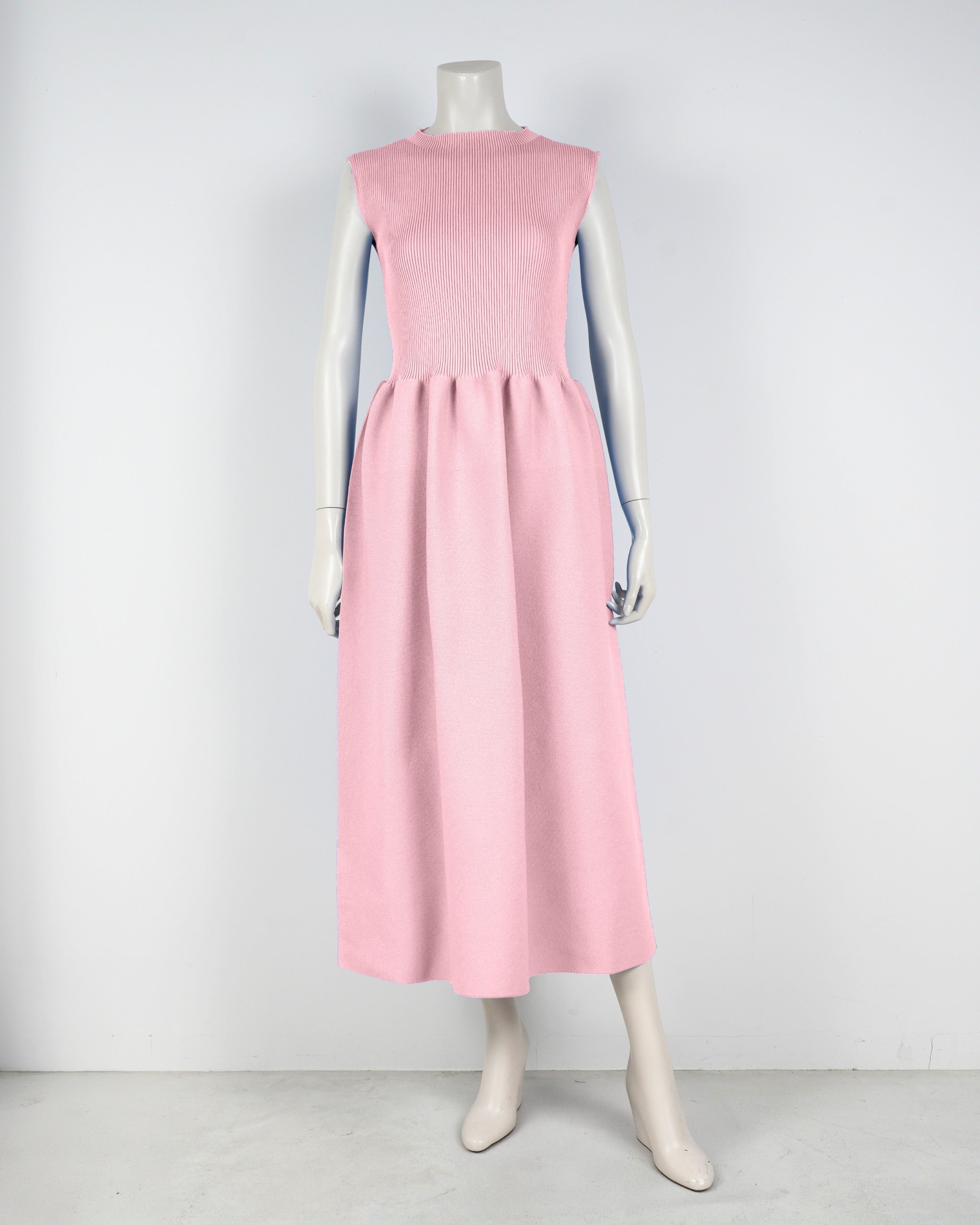 sleeveless dress