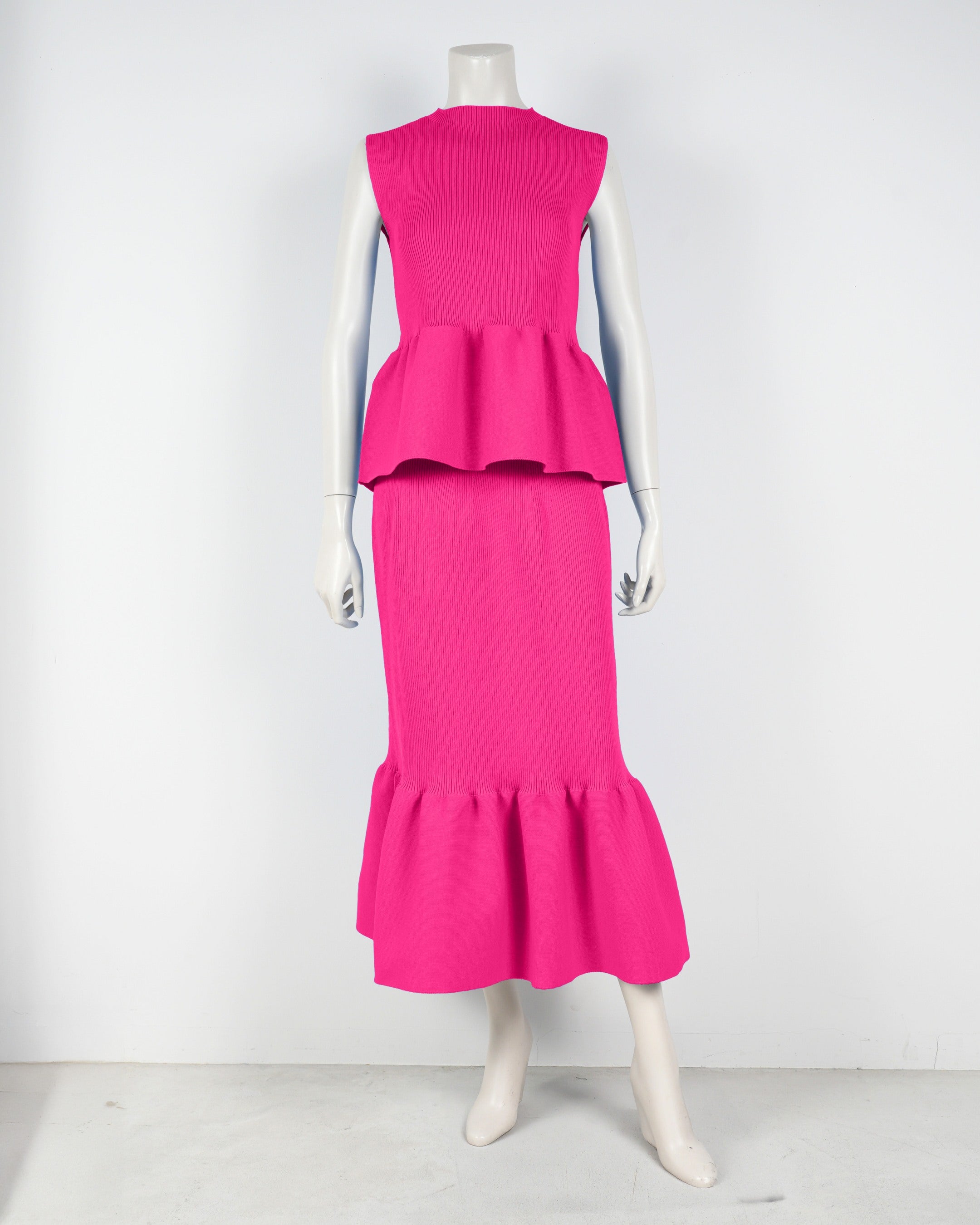Sleeveless peplum pullover x mermaid skirt
