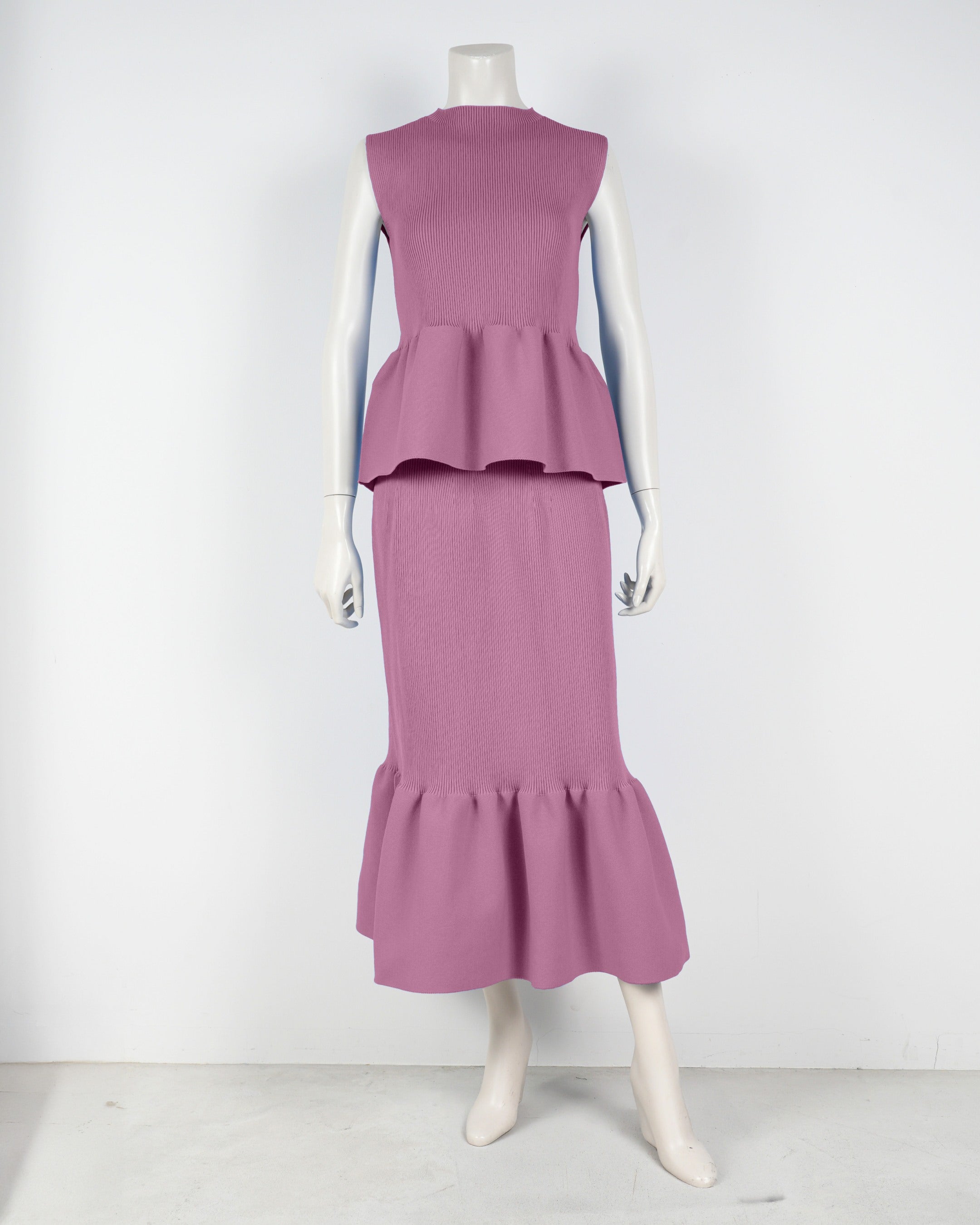 Sleeveless peplum pullover x mermaid skirt