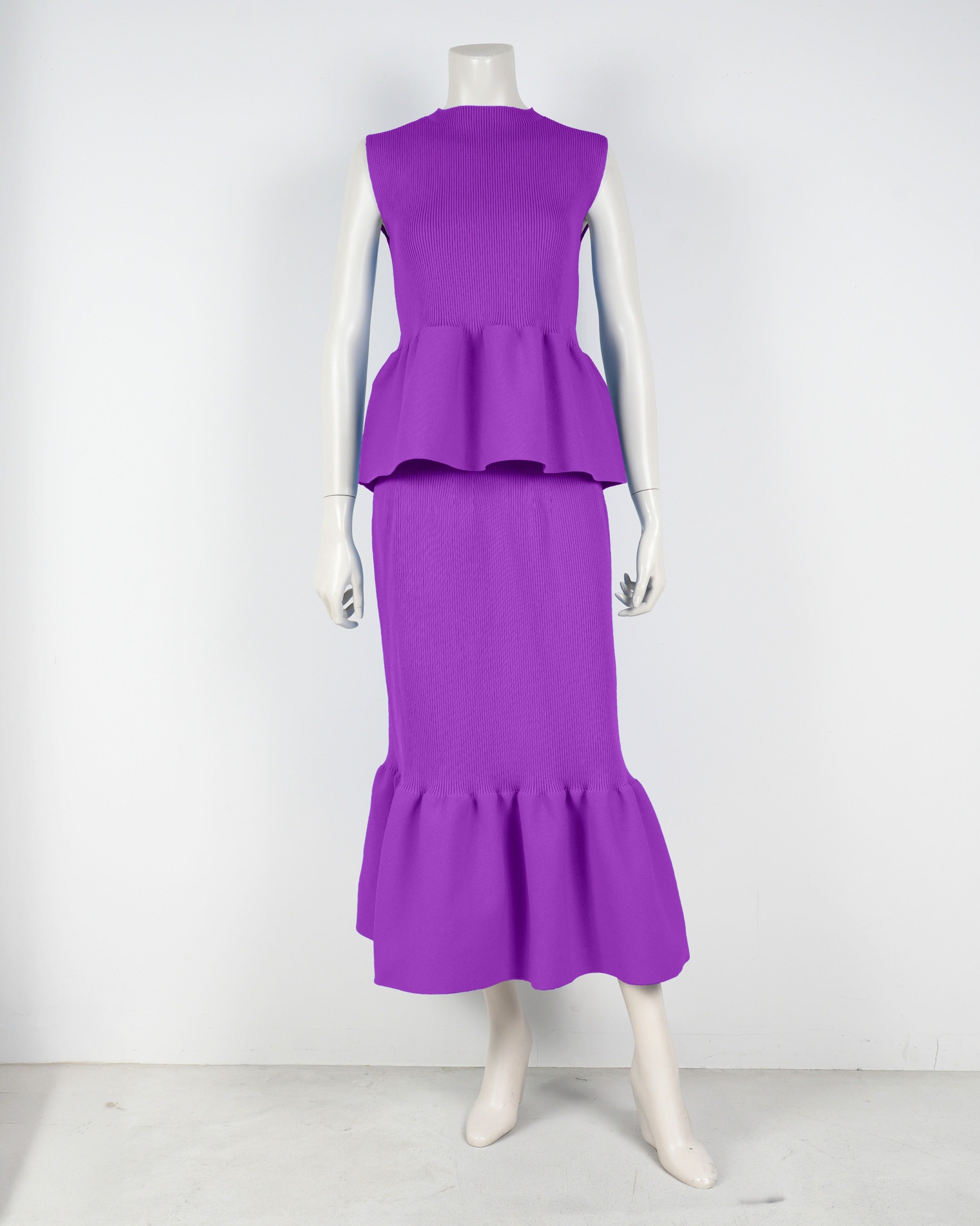 Sleeveless peplum pullover x mermaid skirt