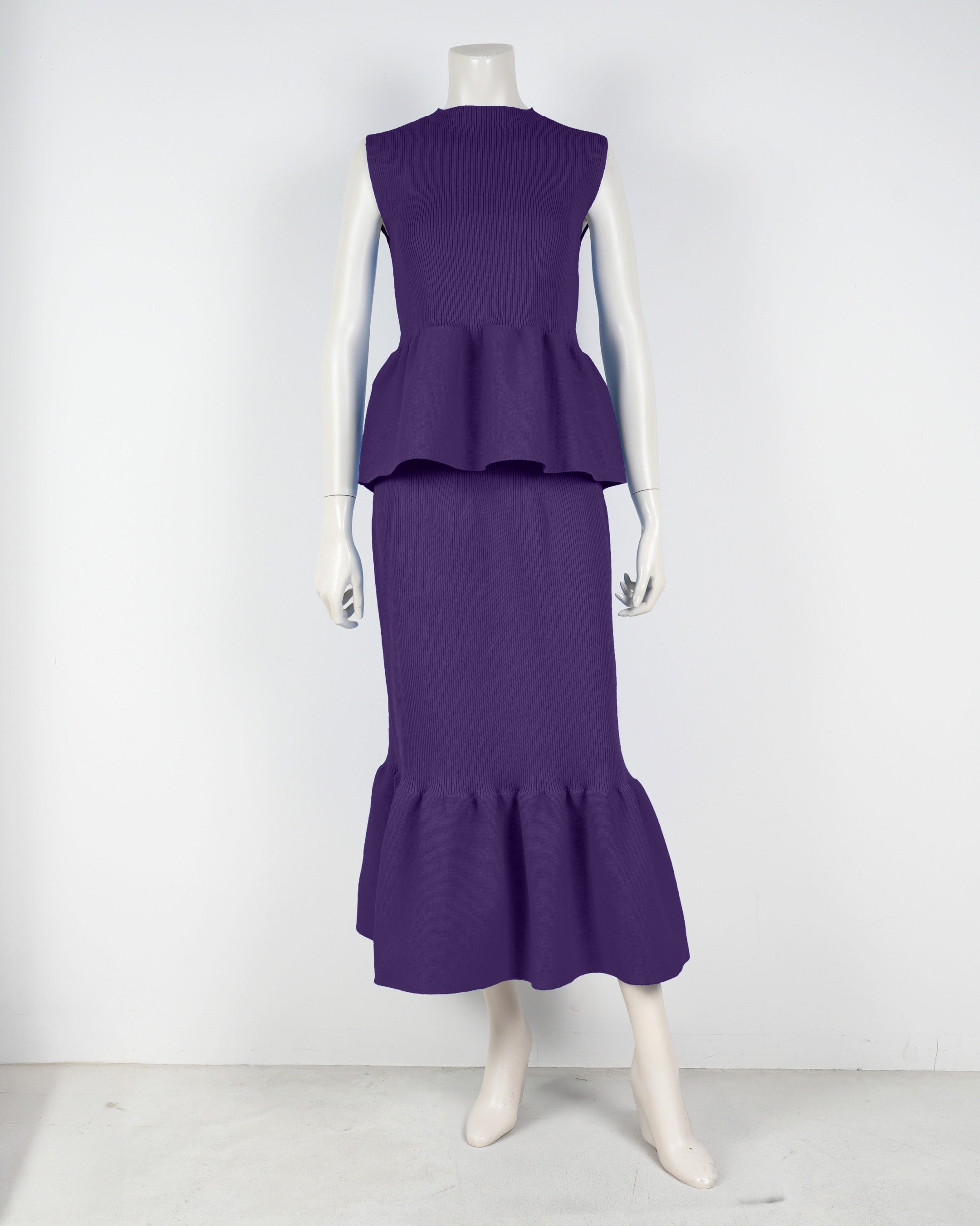Sleeveless peplum pullover x mermaid skirt