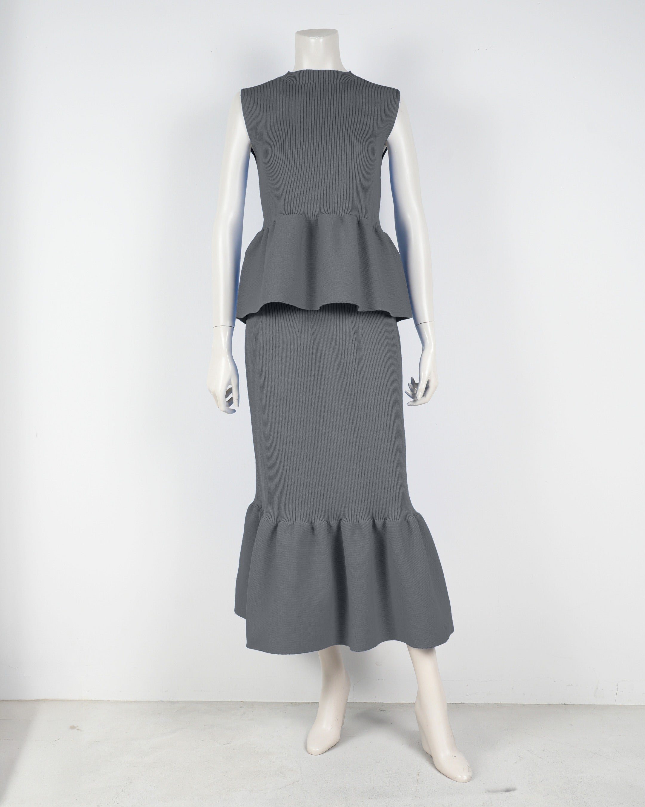 Sleeveless peplum pullover x mermaid skirt