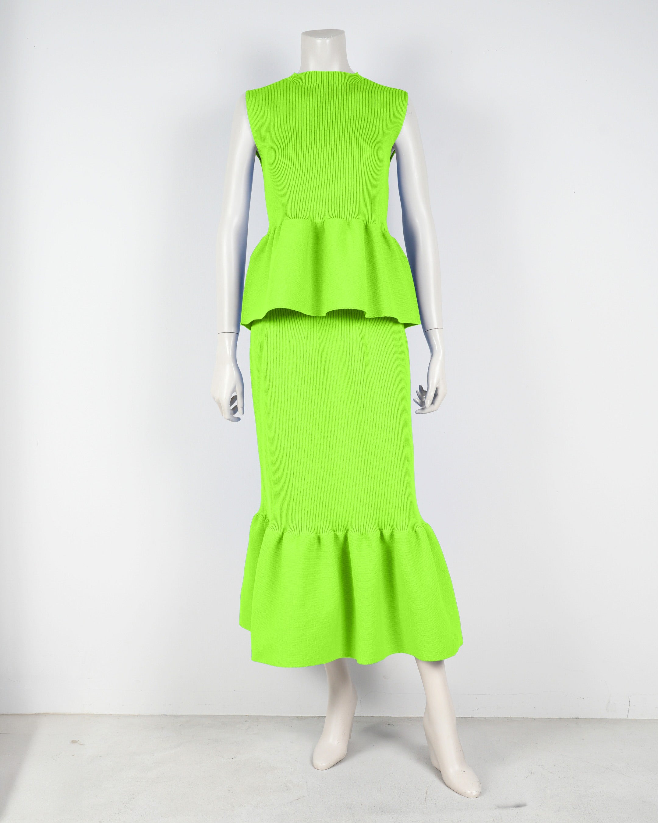 Sleeveless peplum pullover x mermaid skirt