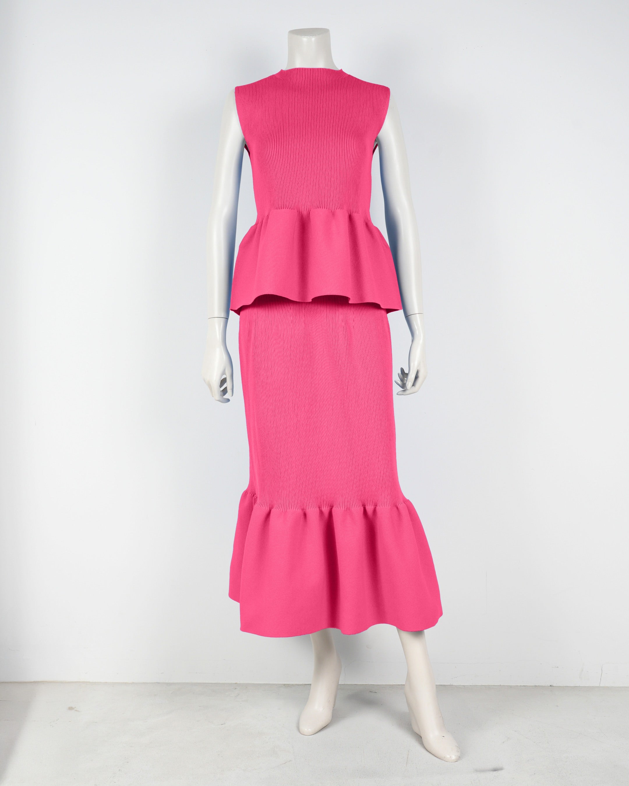 Sleeveless peplum pullover x mermaid skirt