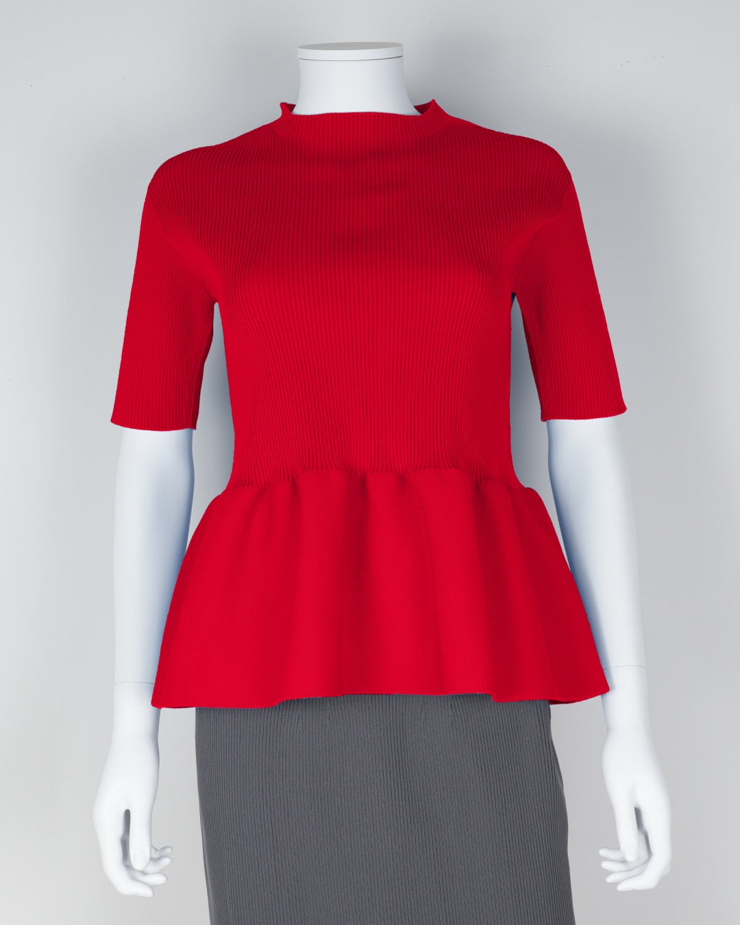 Short-sleeved peplum pullover