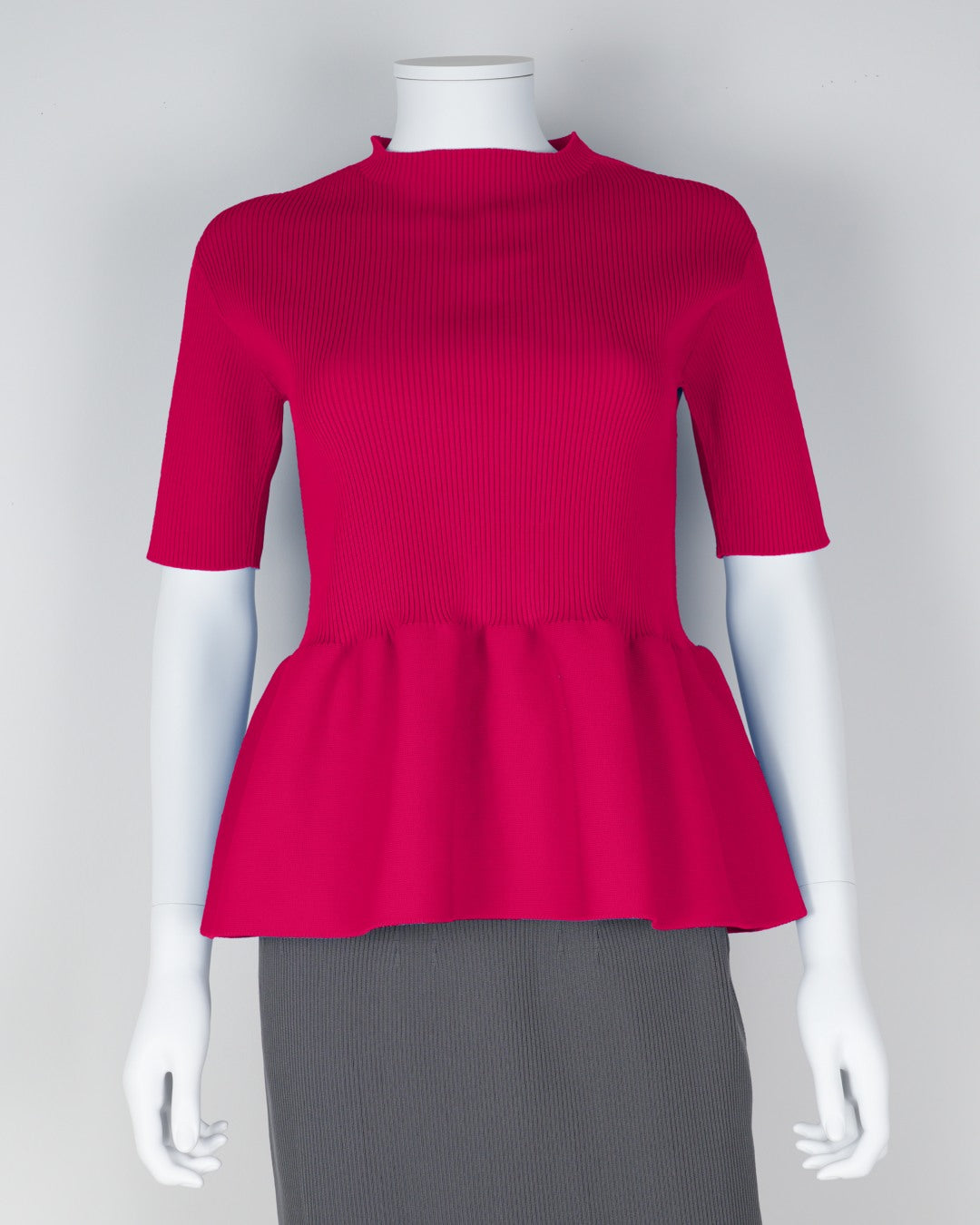 Short-sleeved peplum pullover