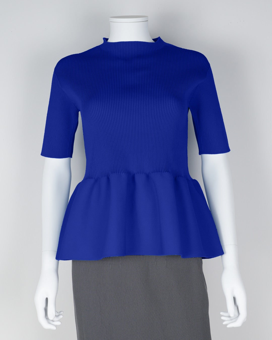 Short-sleeved peplum pullover