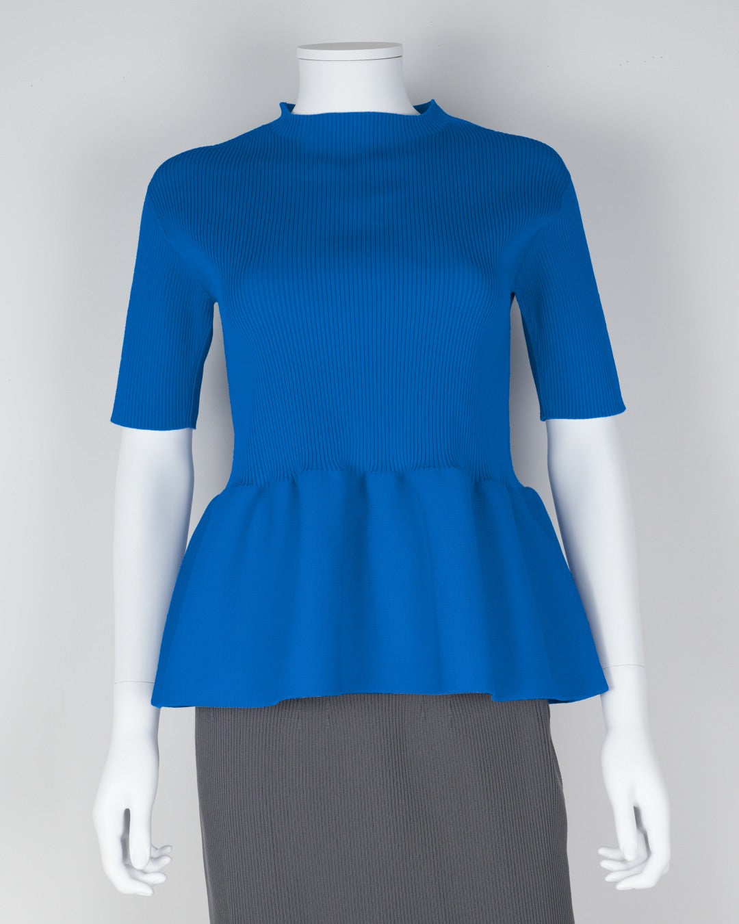 Short-sleeved peplum pullover