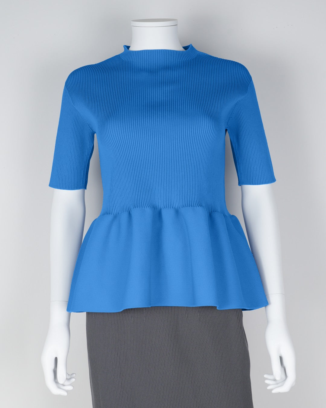 Short-sleeved peplum pullover