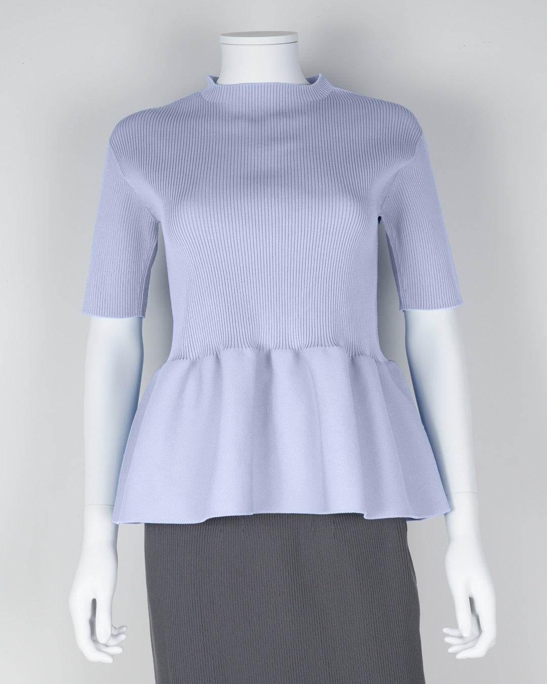 Short-sleeved peplum pullover