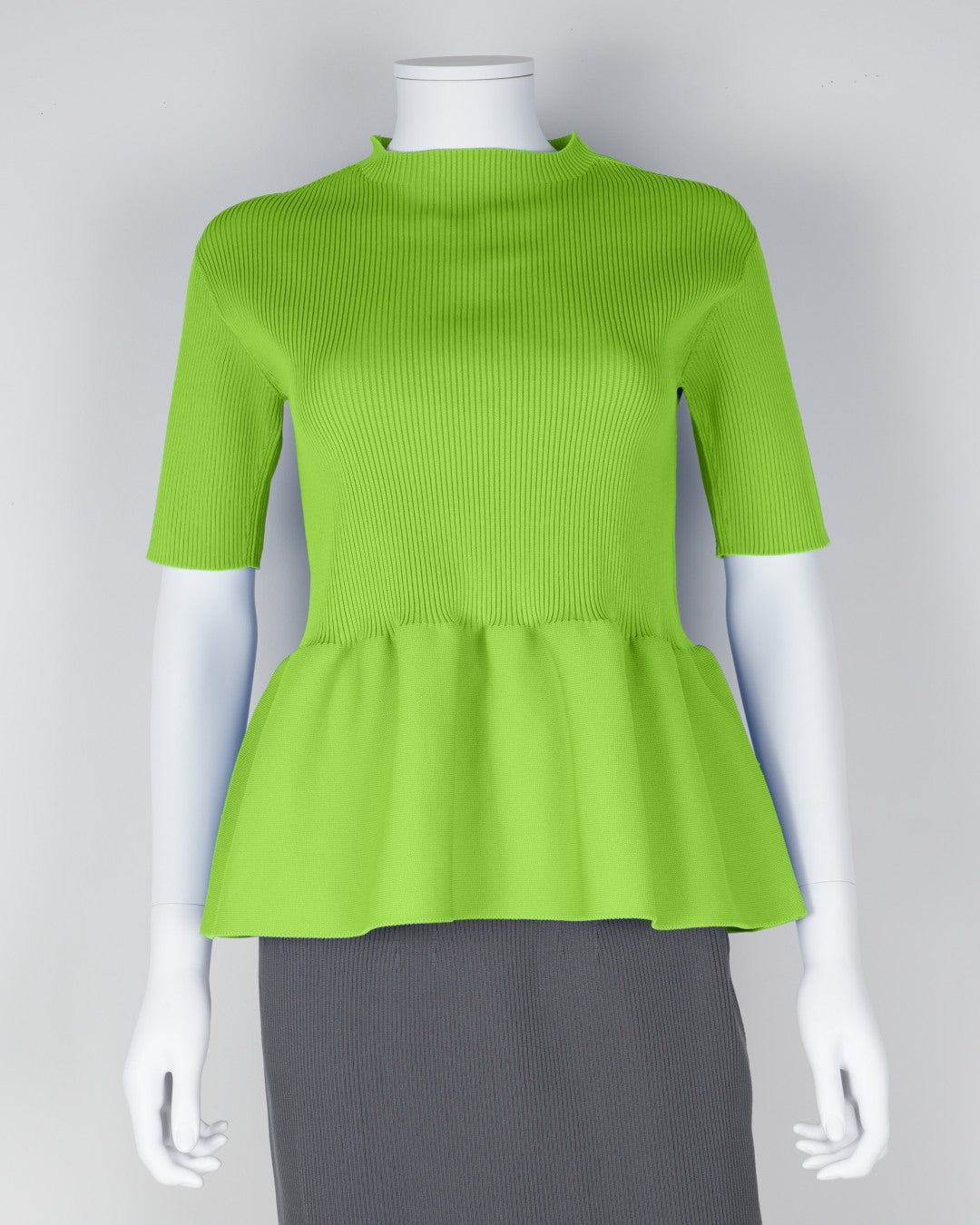 Short-sleeved peplum pullover