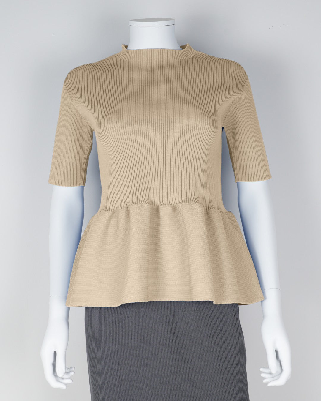 Short-sleeved peplum pullover