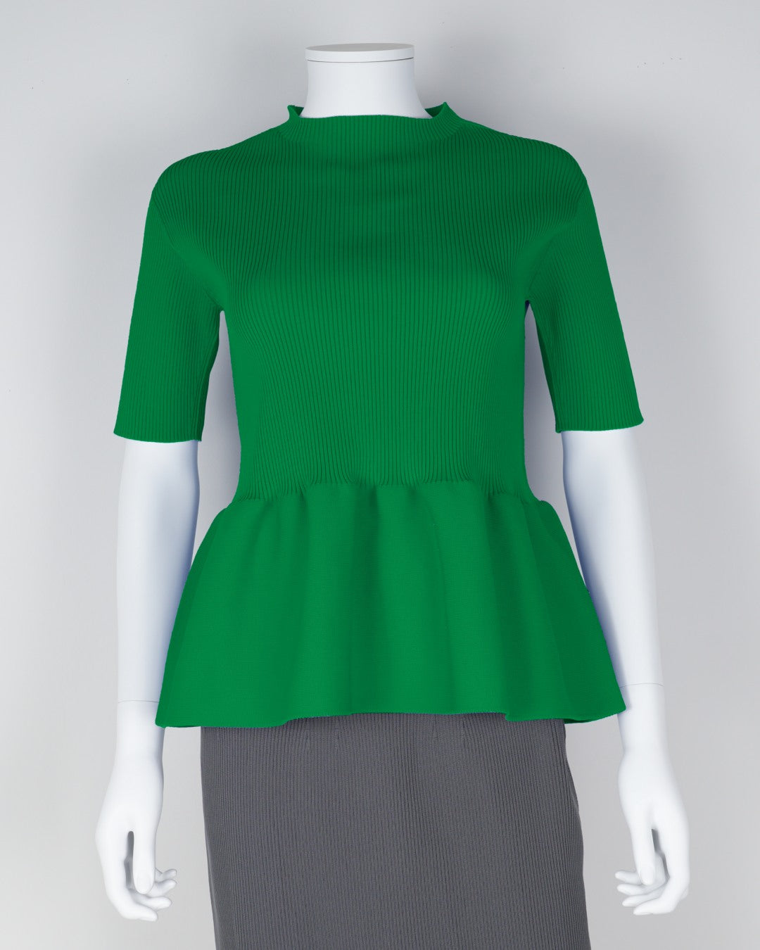 Short-sleeved peplum pullover