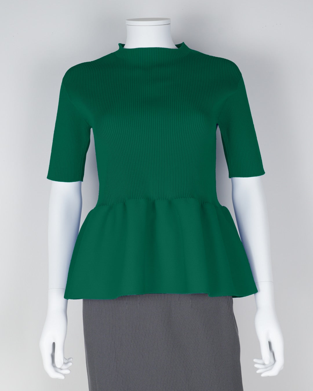 Short-sleeved peplum pullover