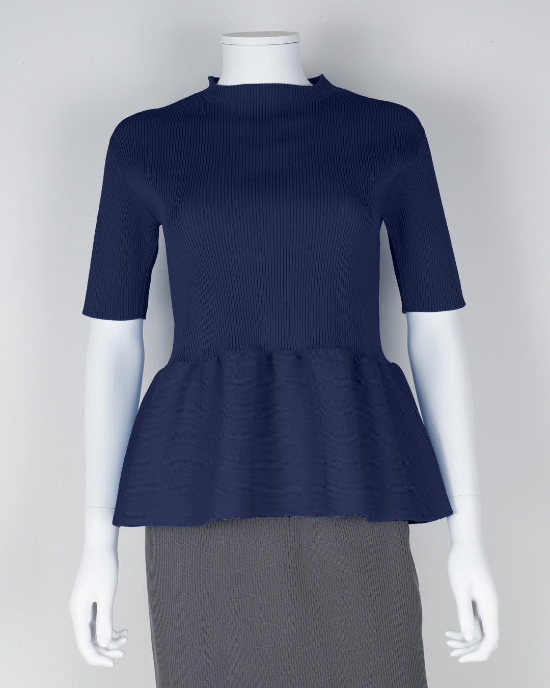 Short-sleeved peplum pullover