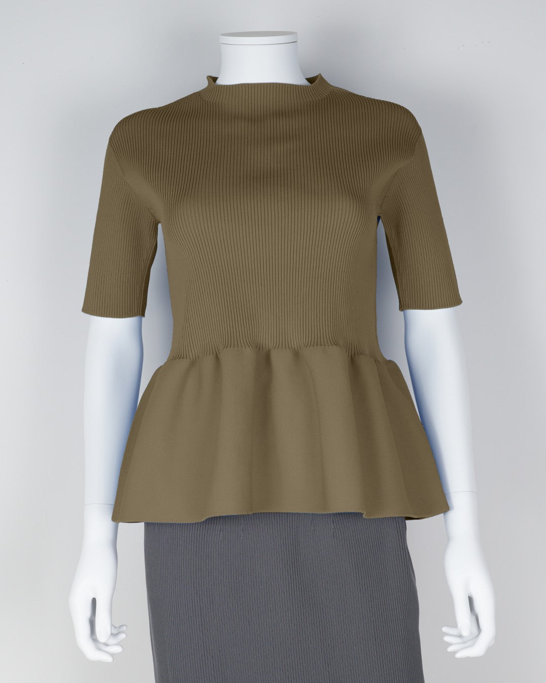 半袖ペプラムプルオーバー