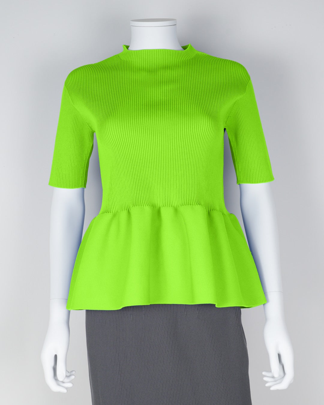Short-sleeved peplum pullover