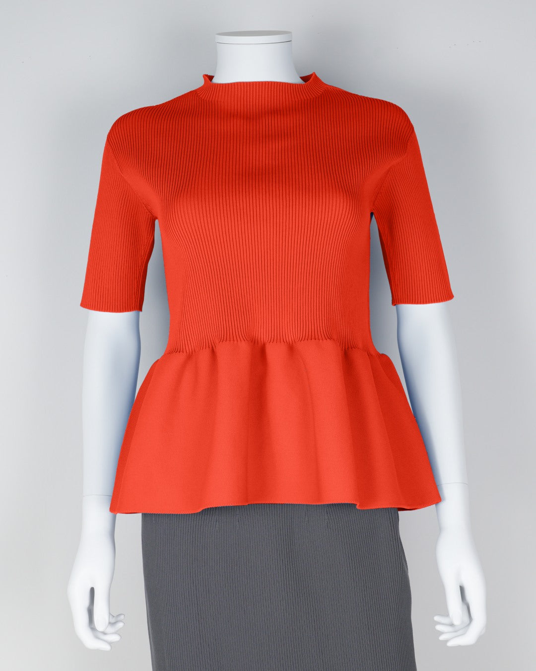 Short-sleeved peplum pullover