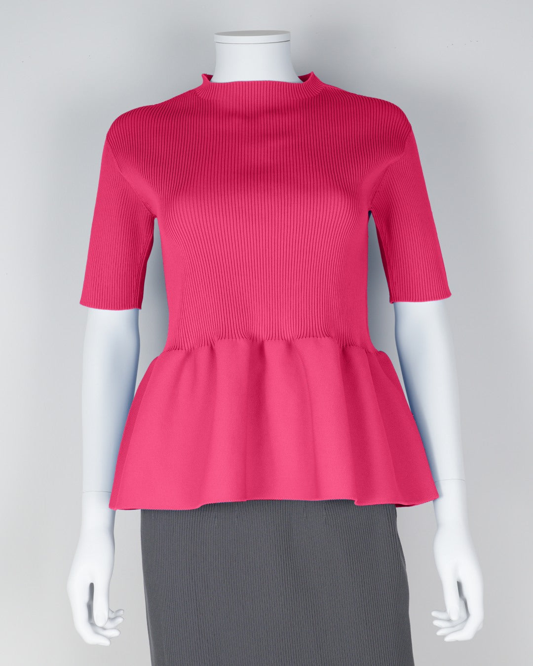 Short-sleeved peplum pullover