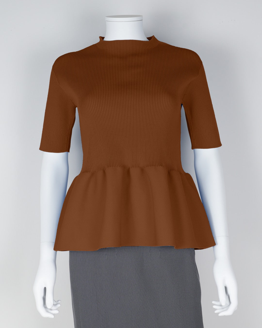 Short-sleeved peplum pullover