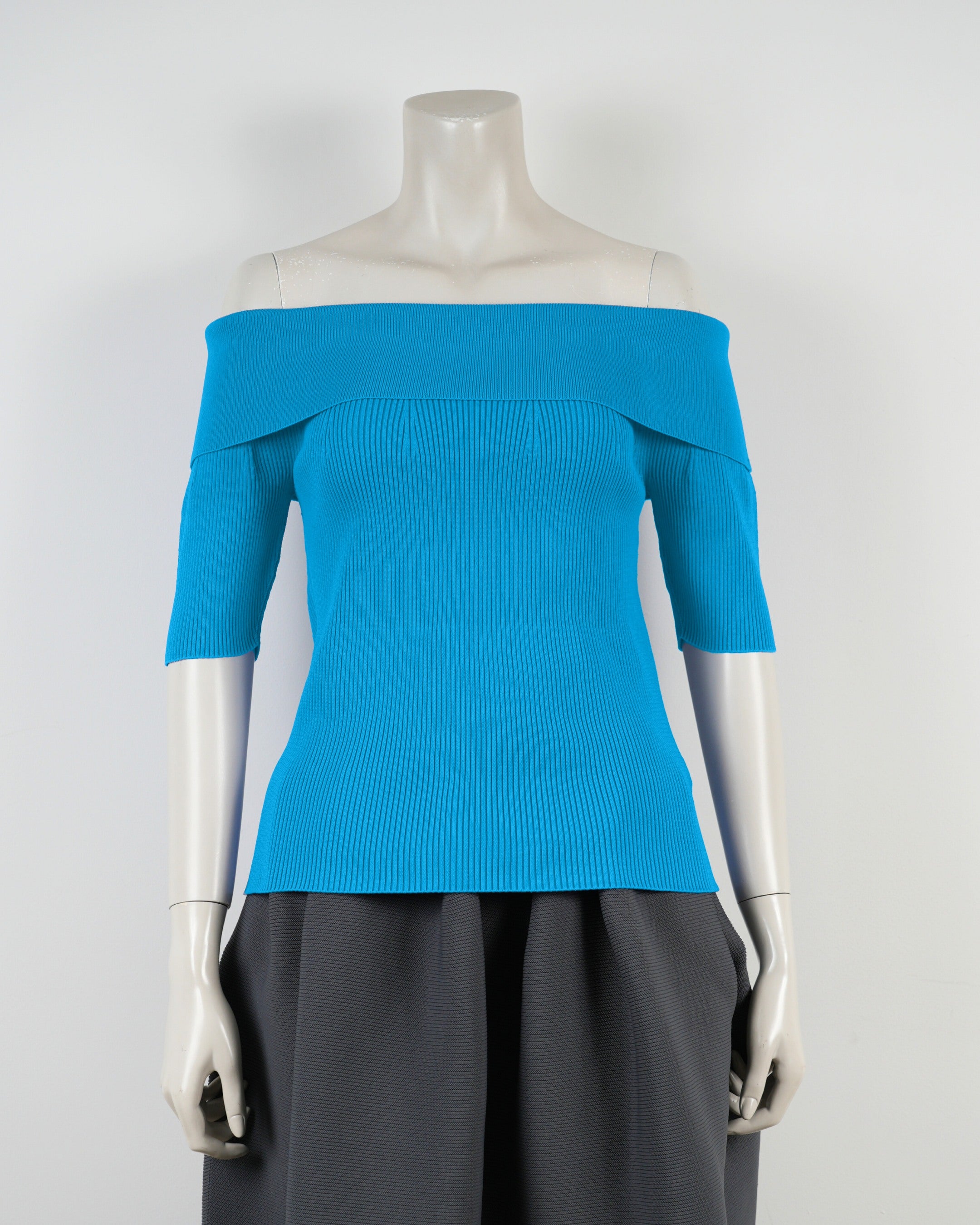 半袖オフショルダー