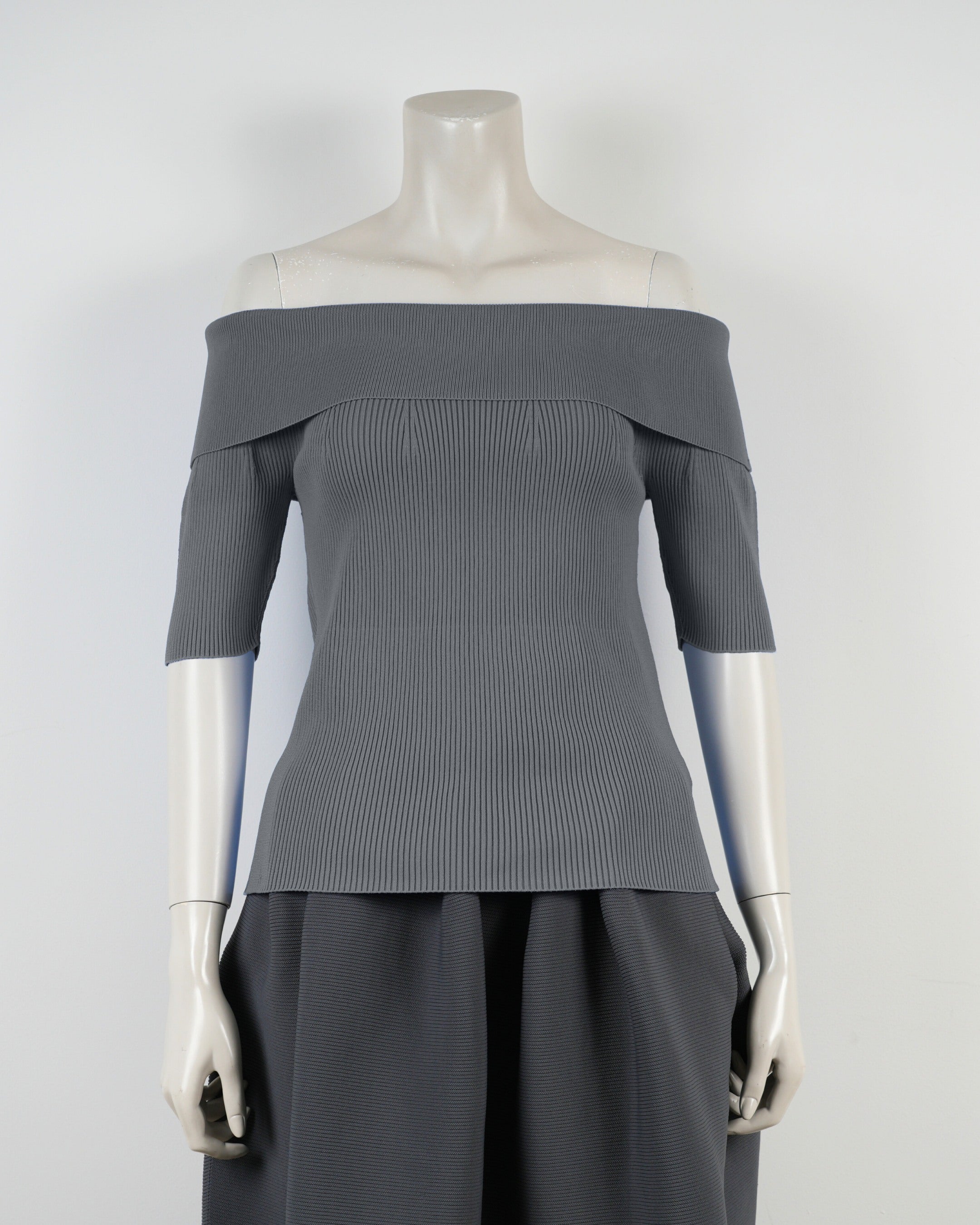 Short sleeve off-the-shoulder