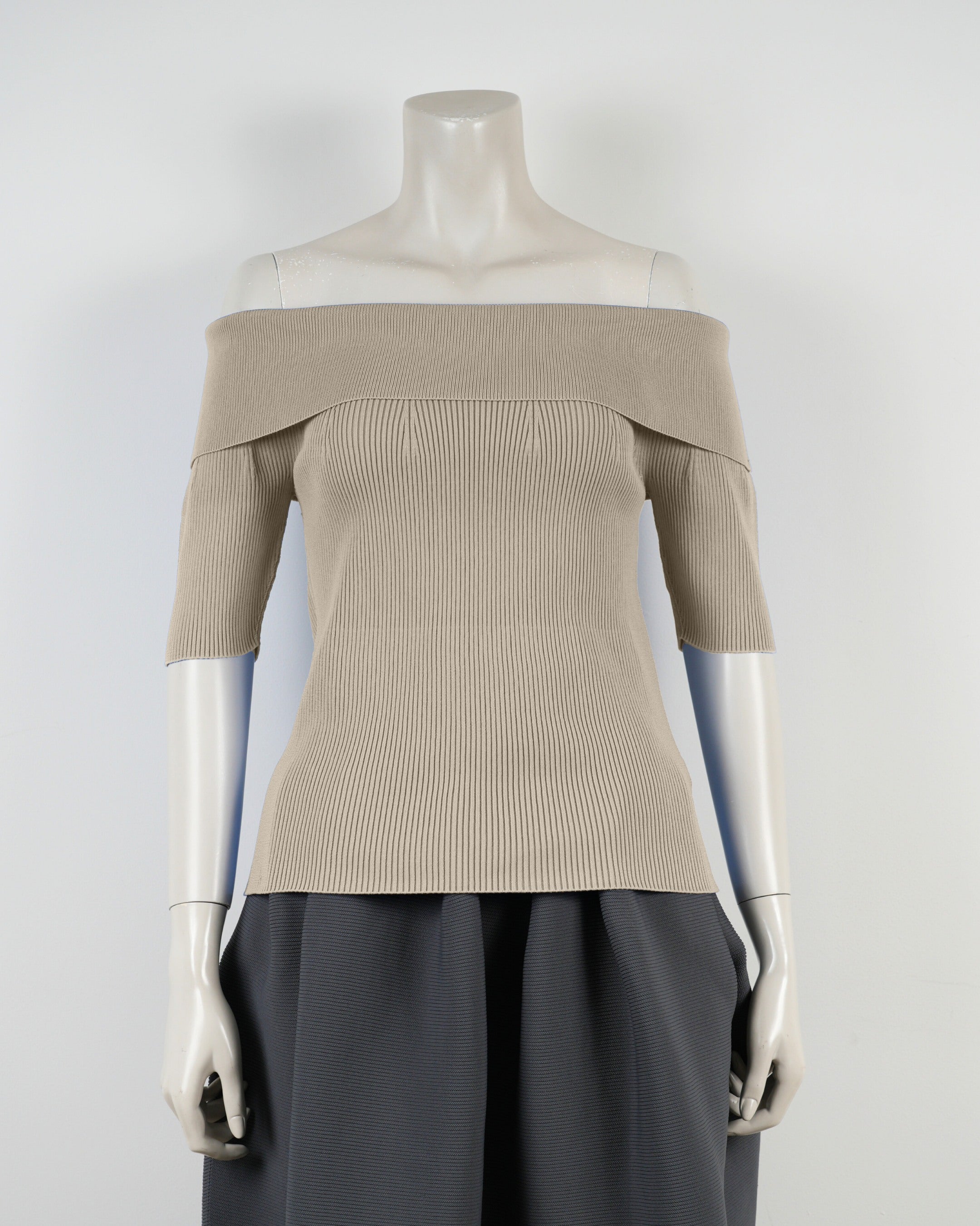 半袖オフショルダー