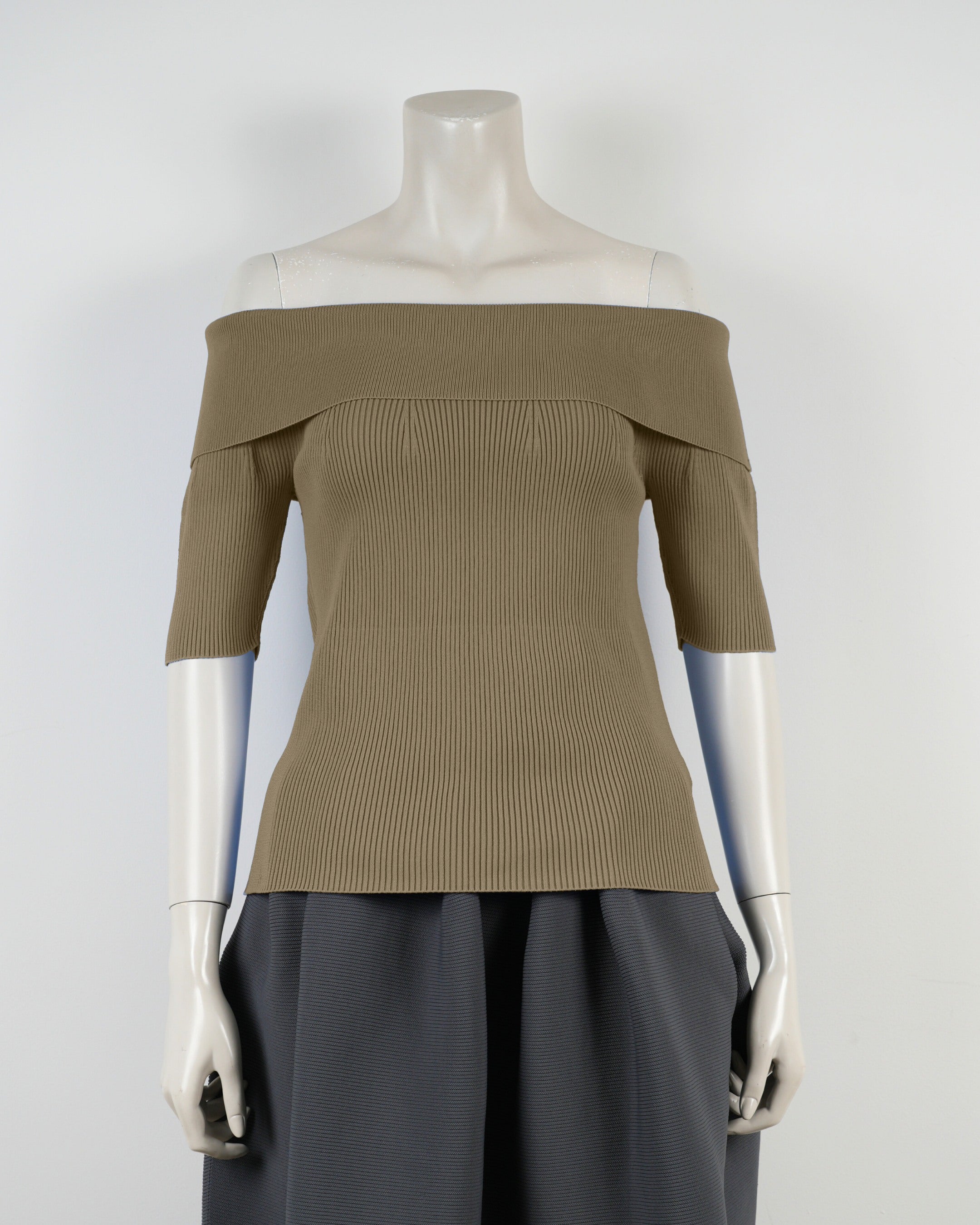 半袖オフショルダー