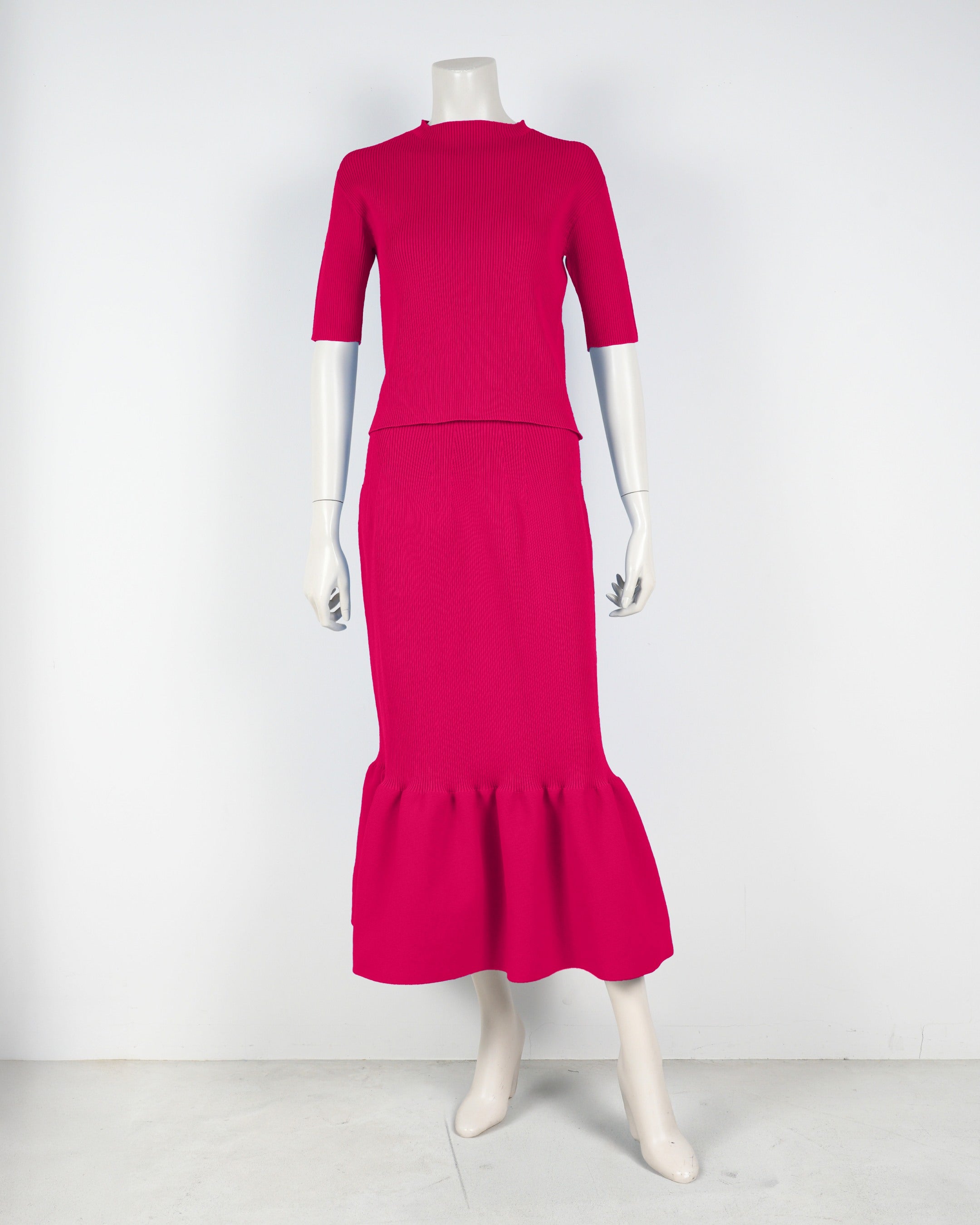 半袖プルオーバー×マーメイドスカート