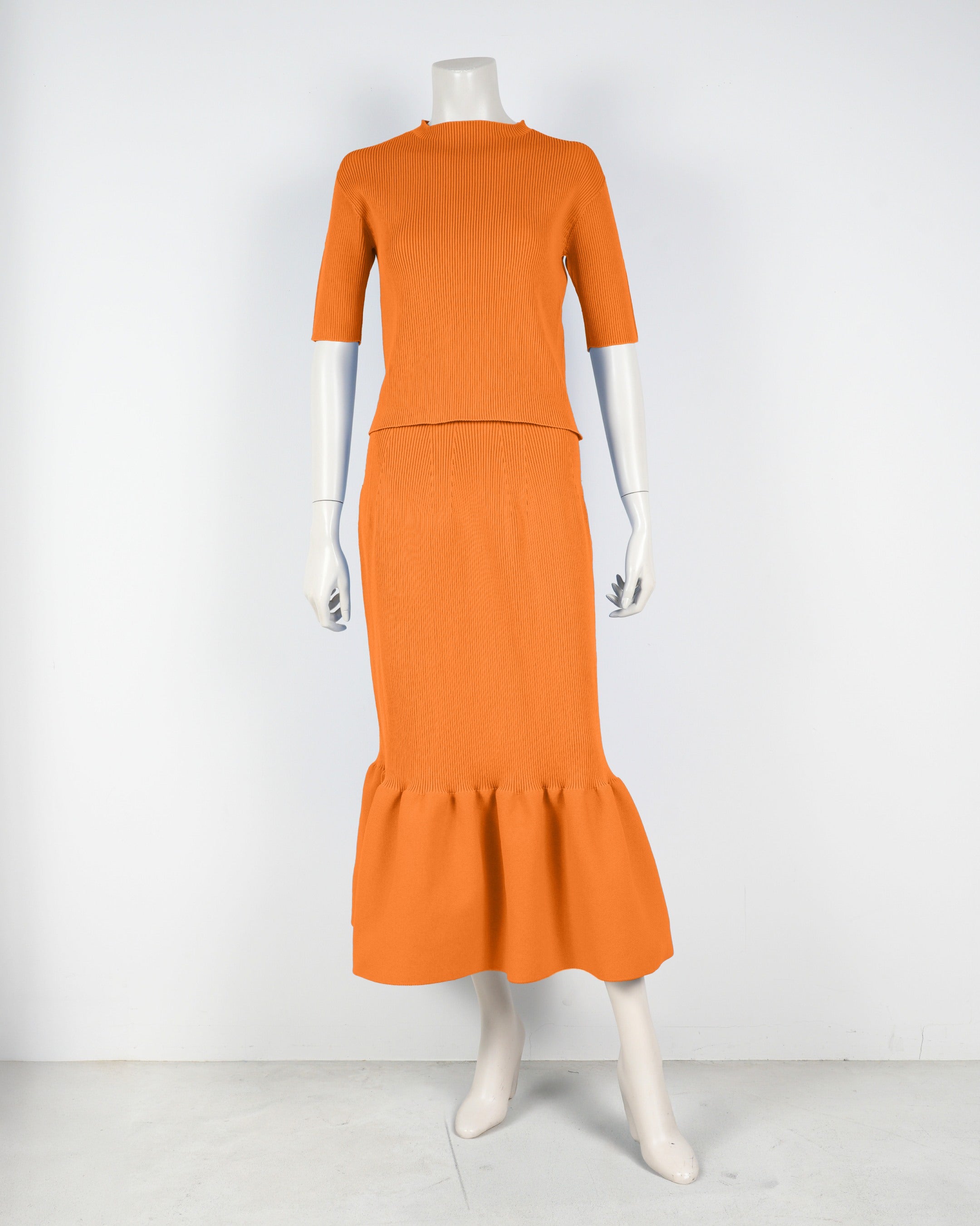 半袖プルオーバー×マーメイドスカート