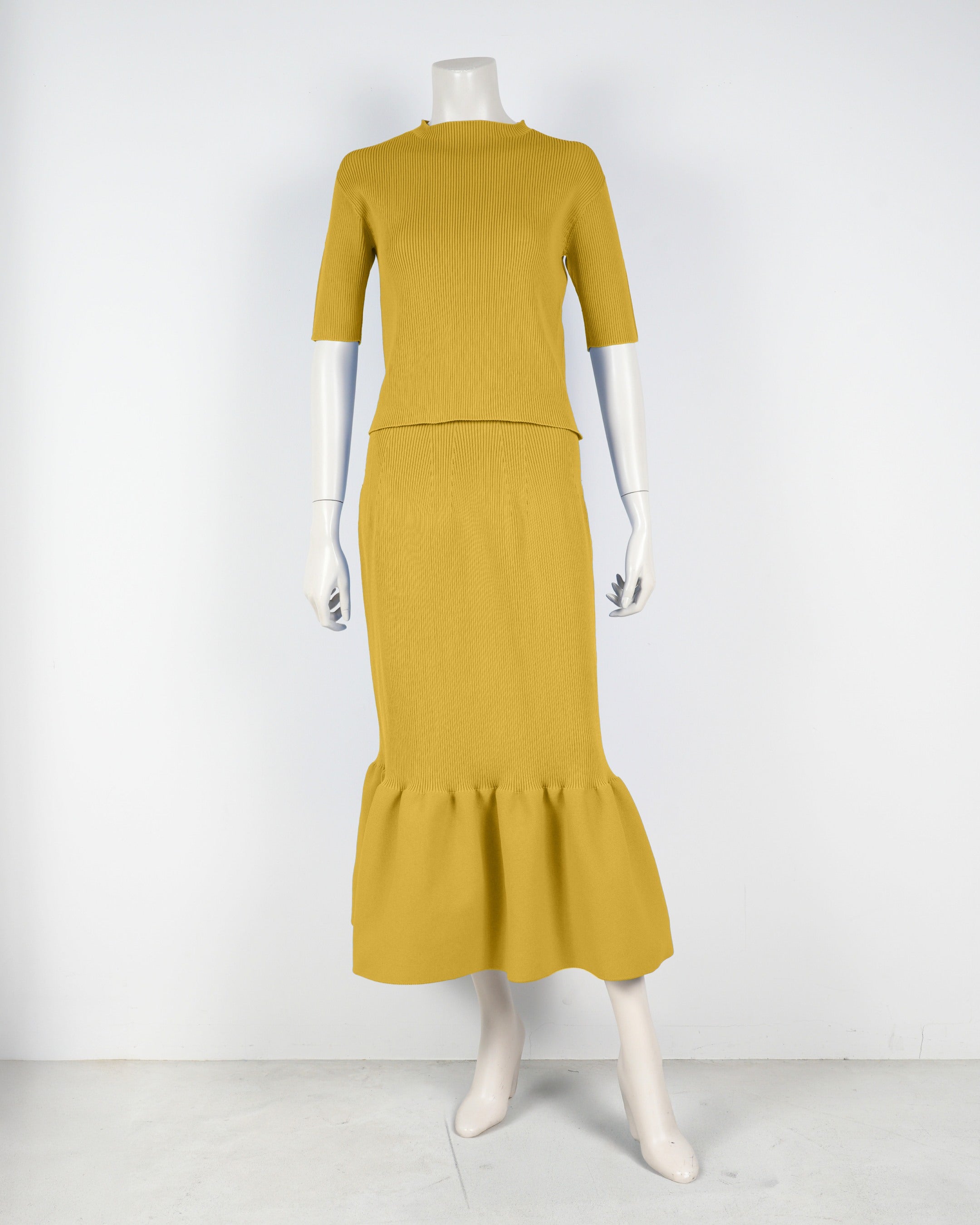 半袖プルオーバー×マーメイドスカート