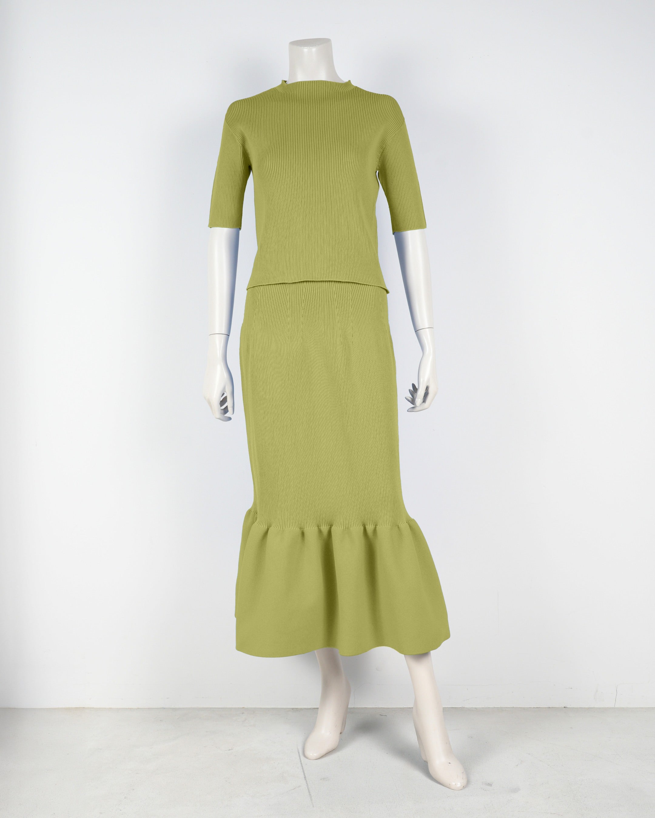 半袖プルオーバー×マーメイドスカート