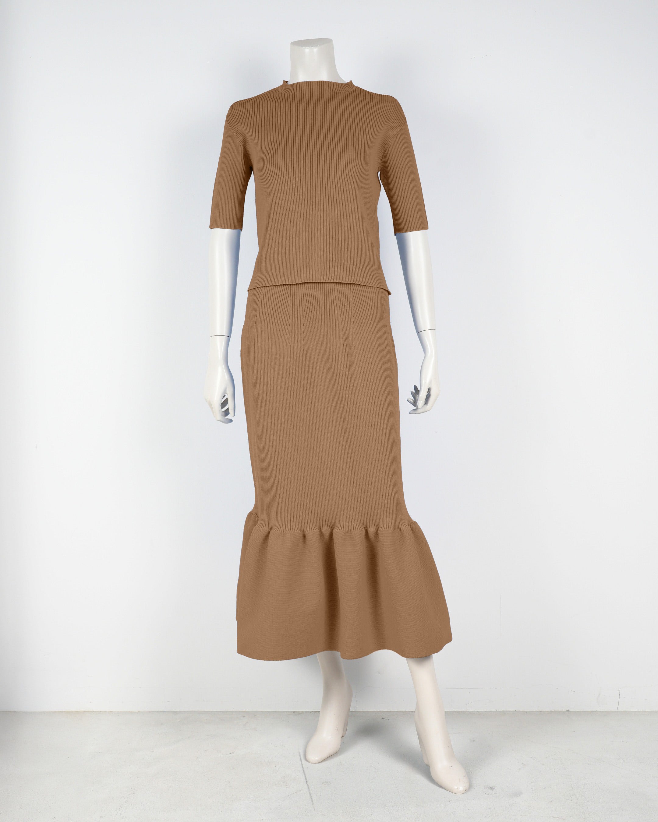 半袖プルオーバー×マーメイドスカート