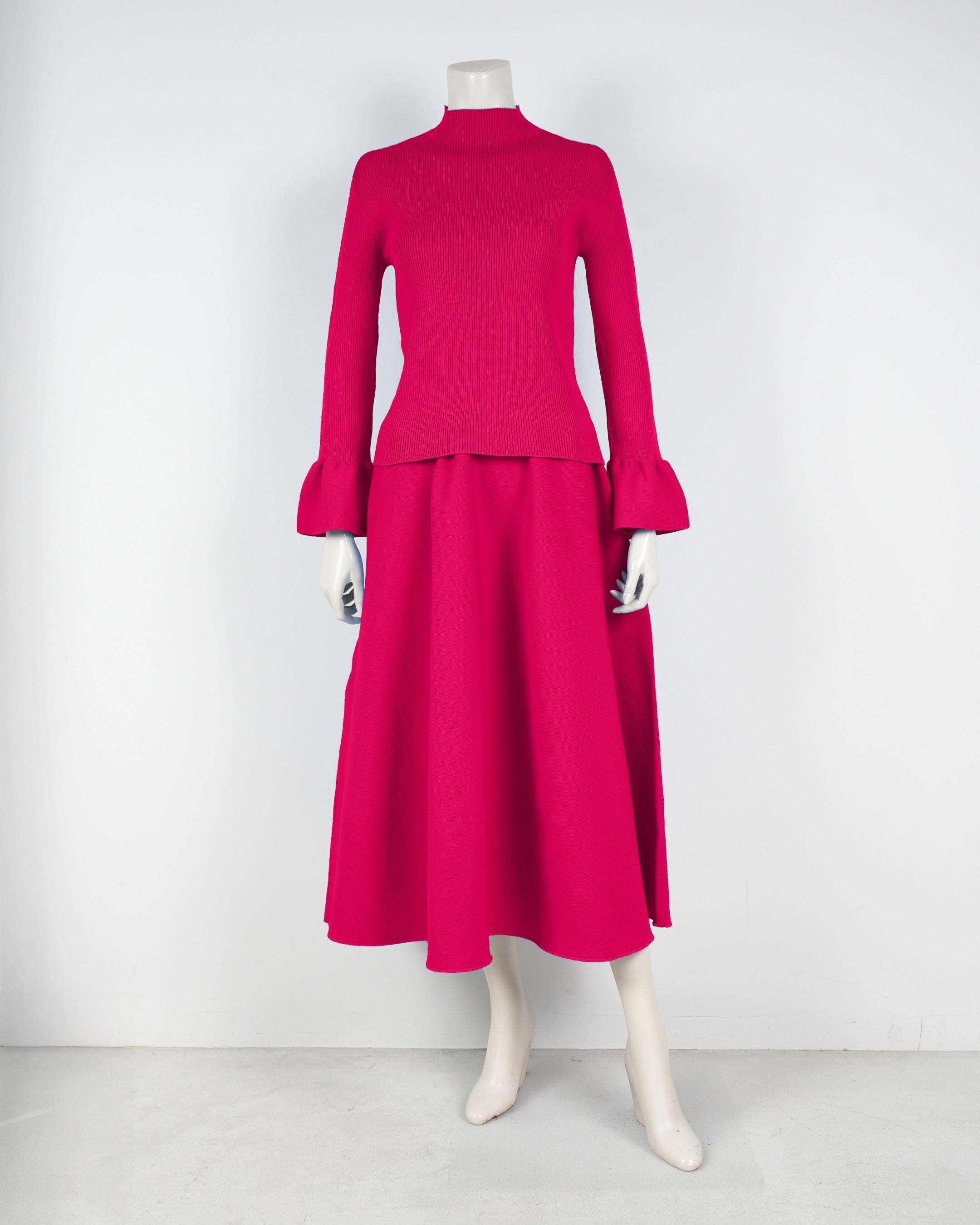 Bell sleeve pullover x draped skirt