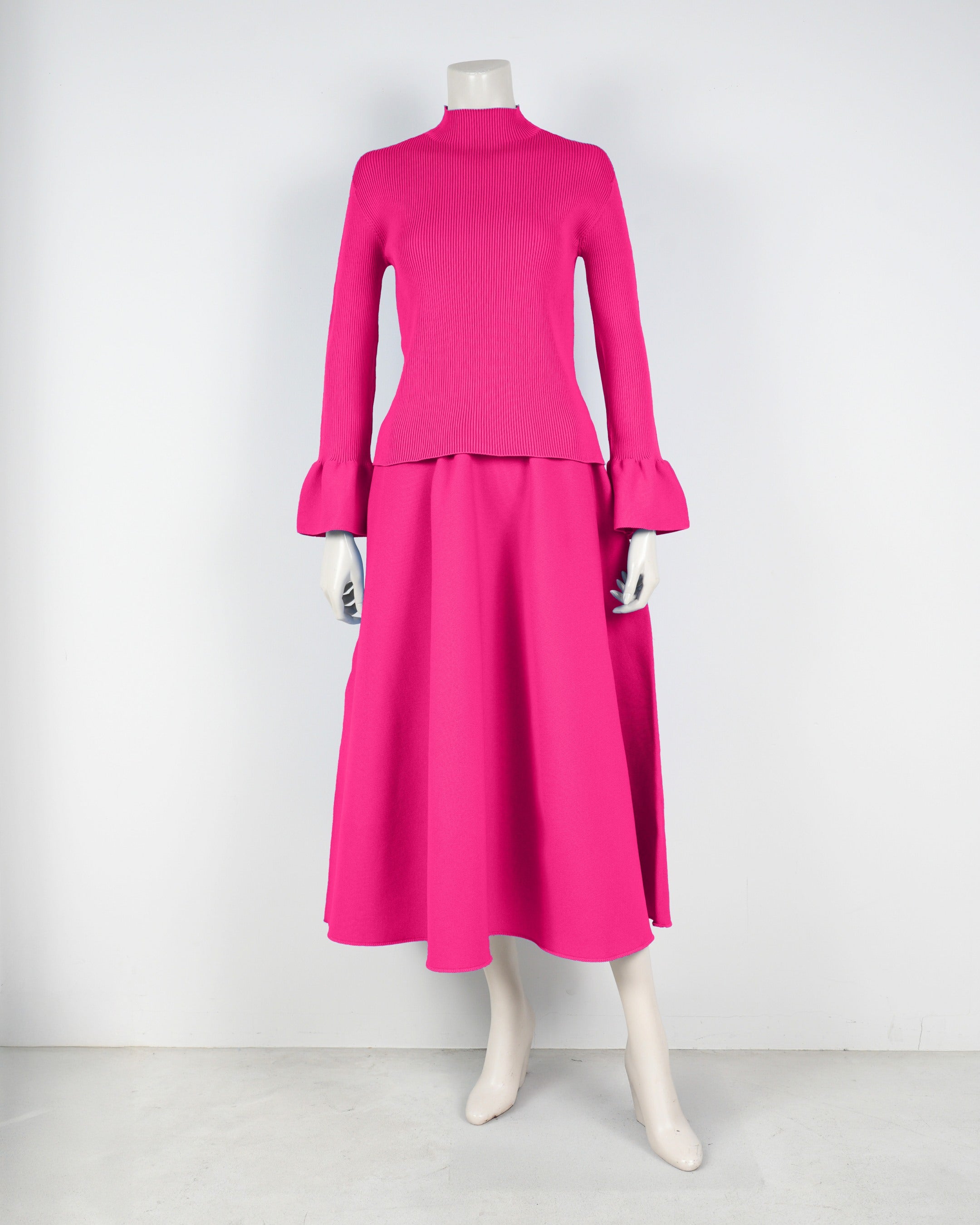 Bell sleeve pullover x draped skirt
