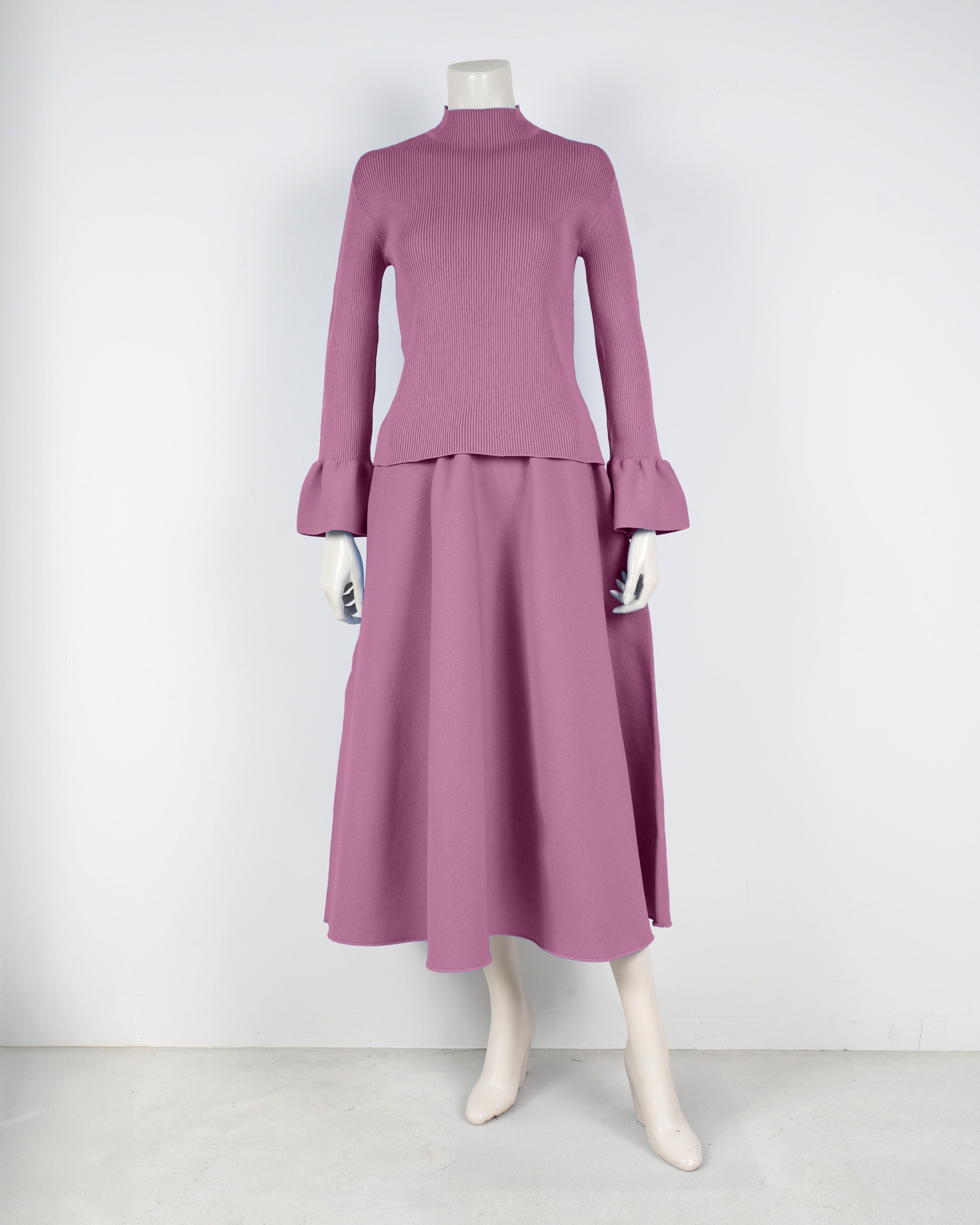 Bell sleeve pullover x draped skirt