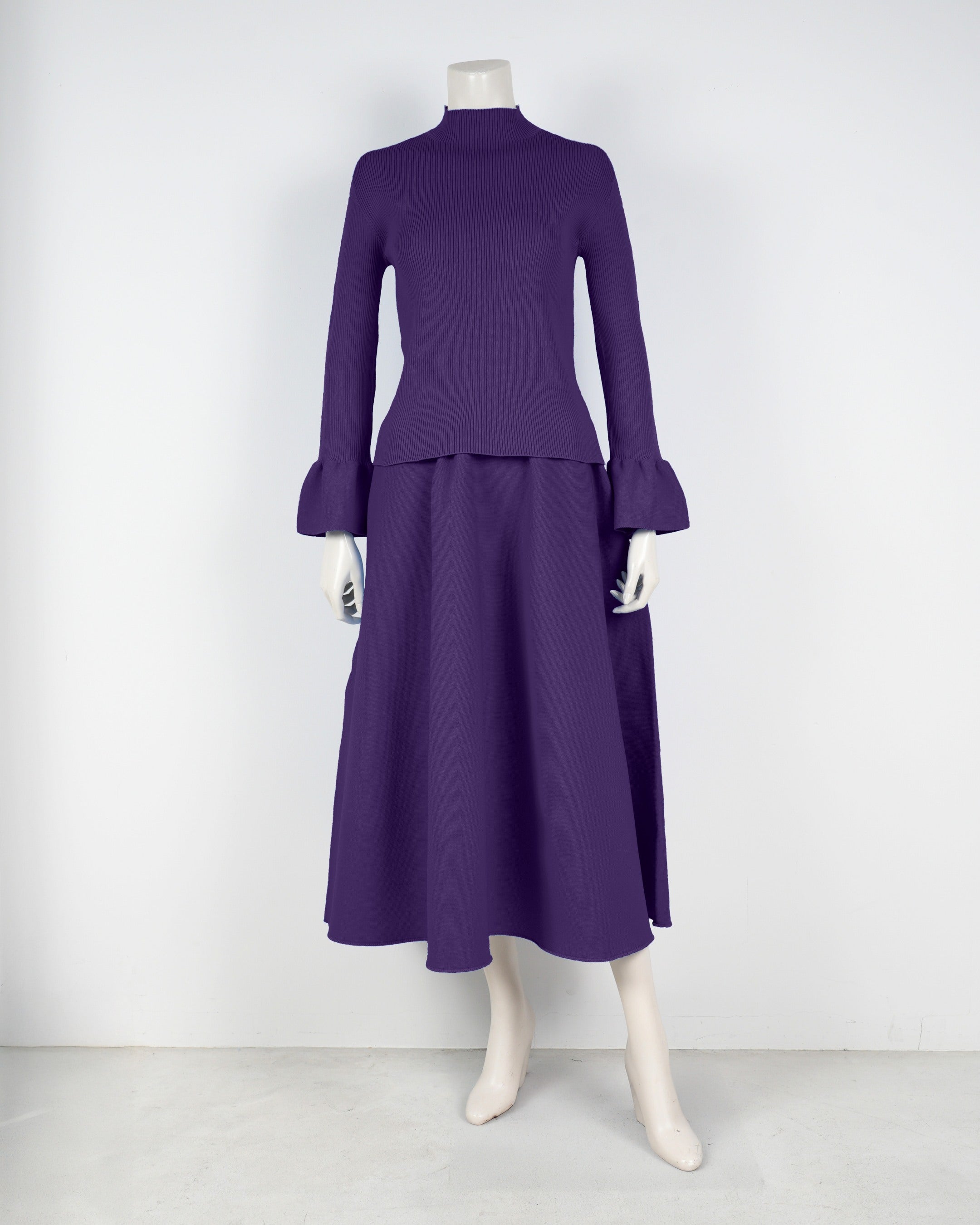 Bell sleeve pullover x draped skirt