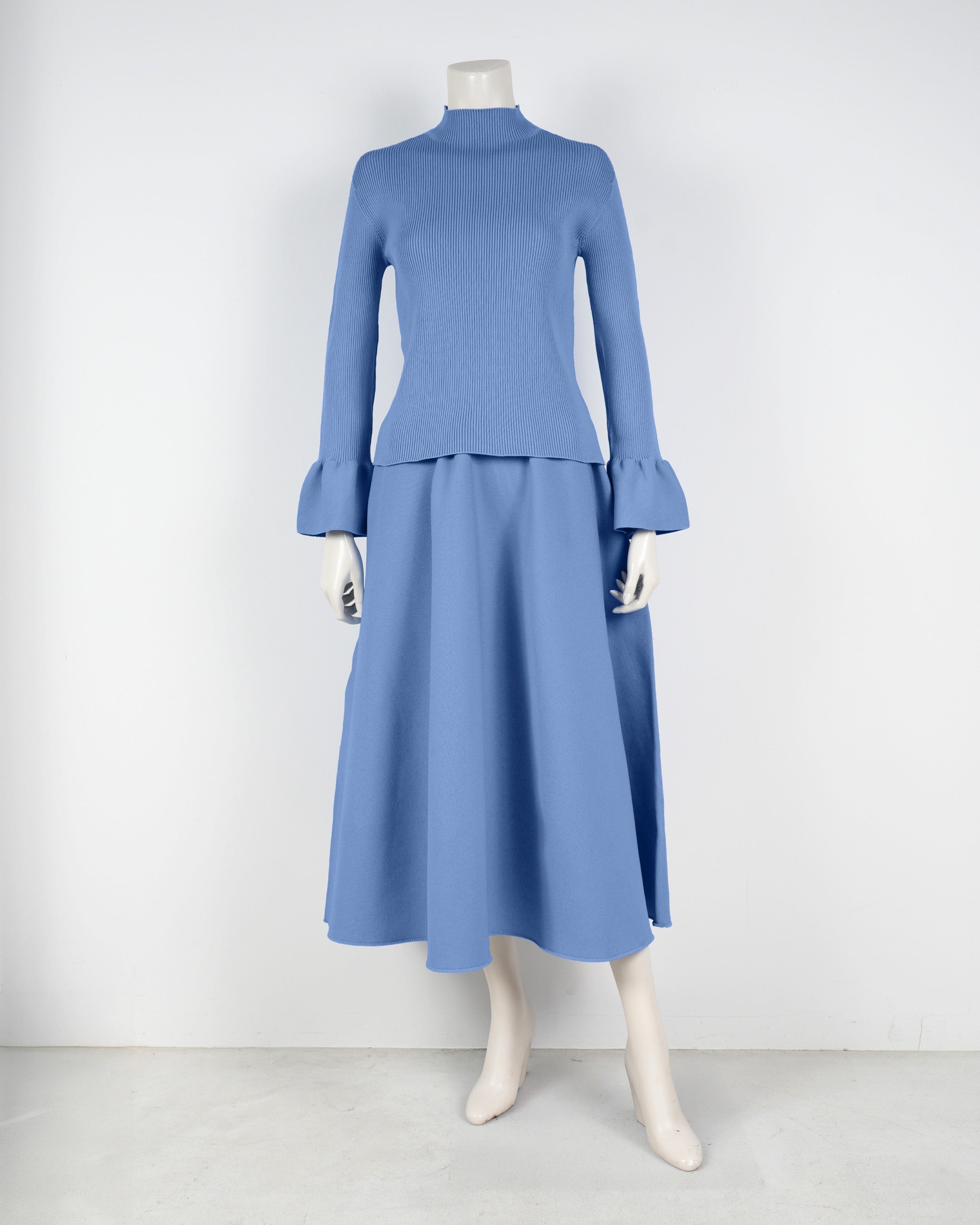 Bell sleeve pullover x draped skirt