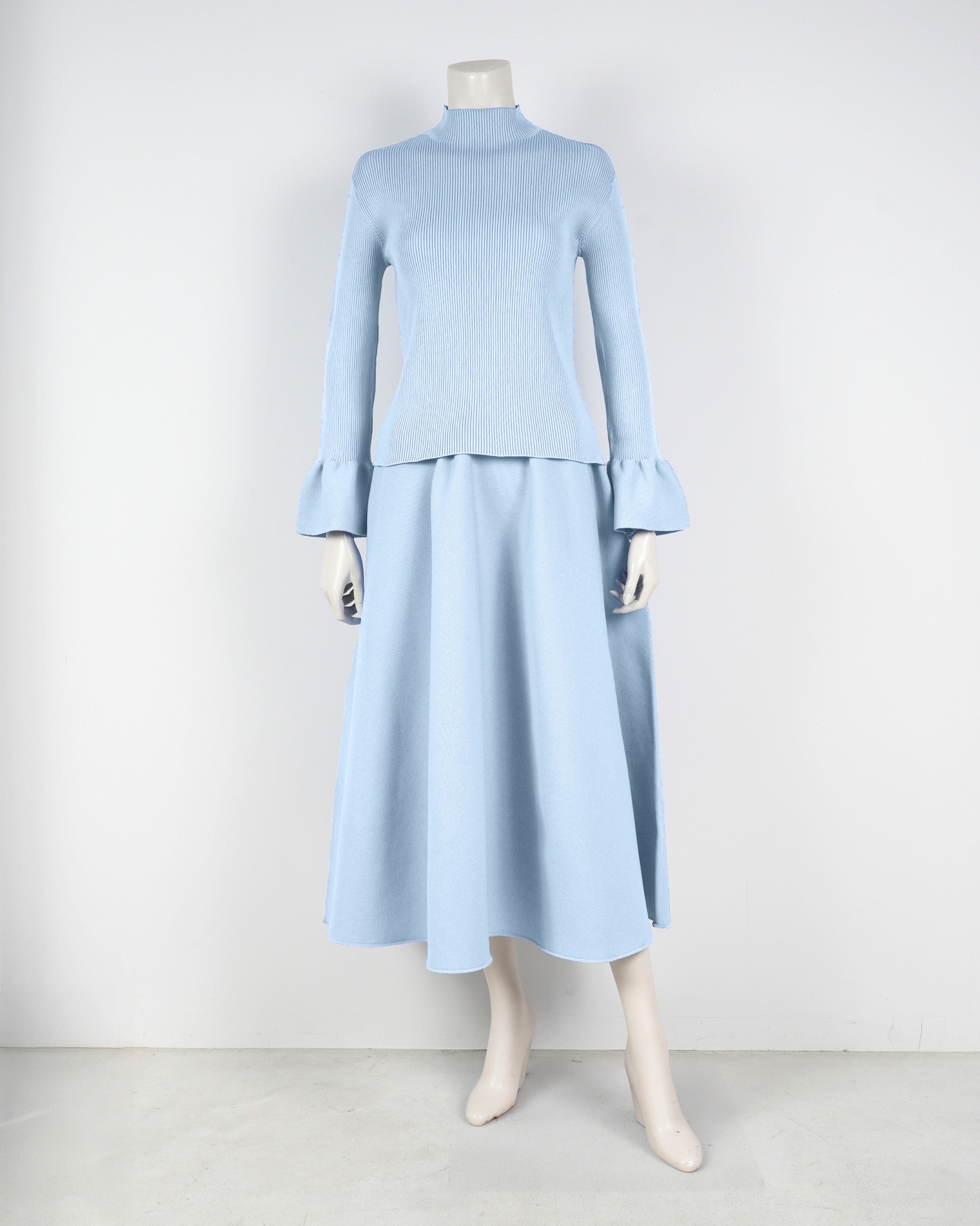 Bell sleeve pullover x draped skirt